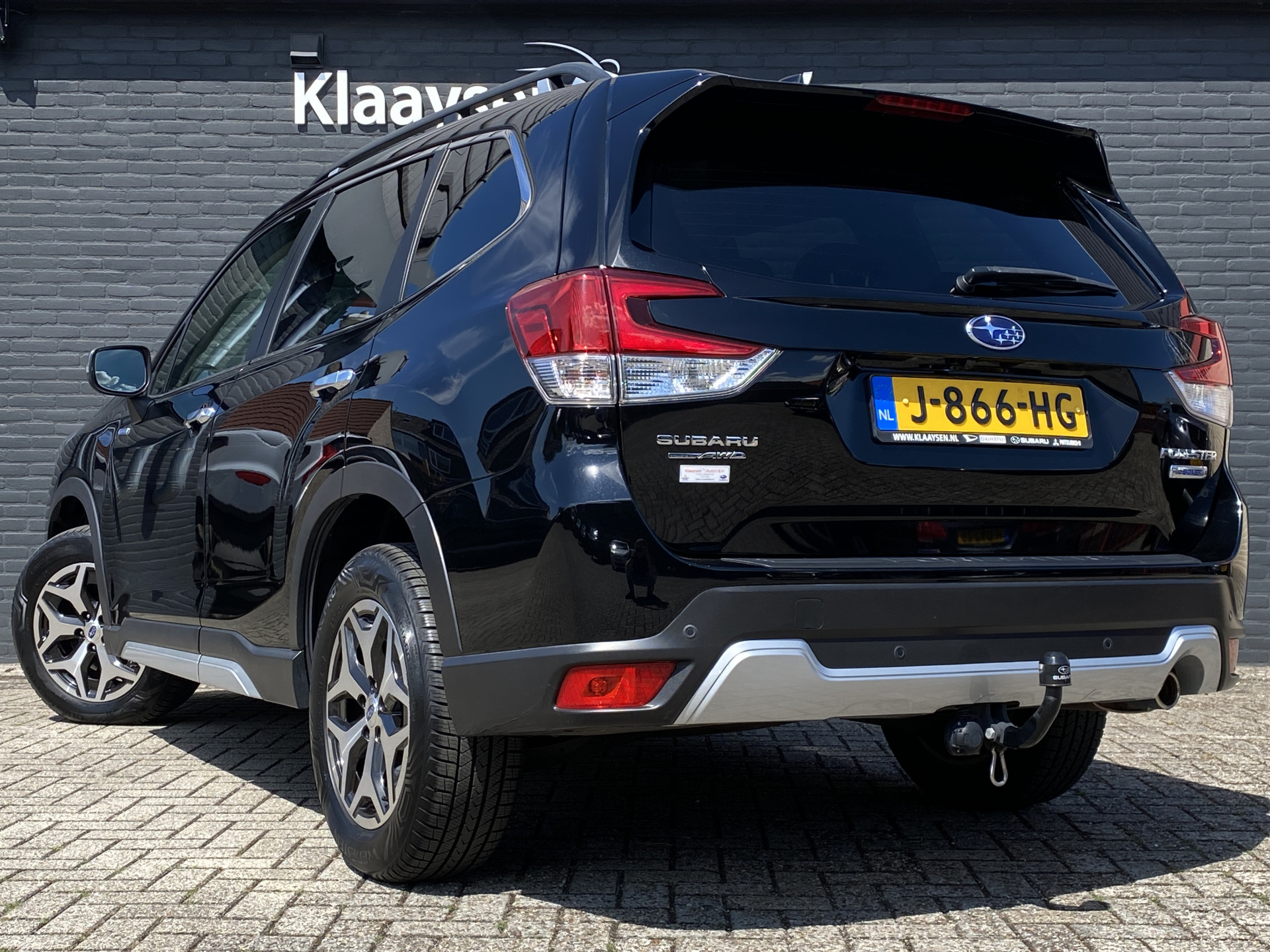 Subaru Forester 2.0i e-BOXER Luxury AUT. | dealer onderh. | leder interieur | trekhaak | adapt. cruise | carplay | memory seat