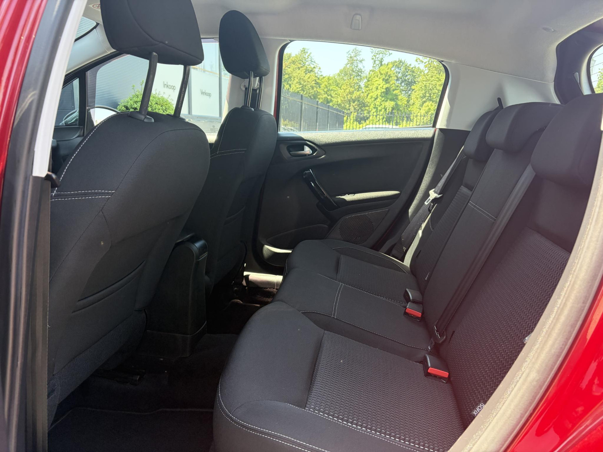 Peugeot 208 1.2 PureTech Allure 1e Eigenaar,D-riem vv in 2023,Afn.Trekhaak,Dealer Onderhouden,Carplay,Navi,Clima,Cruise,Lm velgen,110pk,N.A.P,Pdc,Apk tot 07-2027
