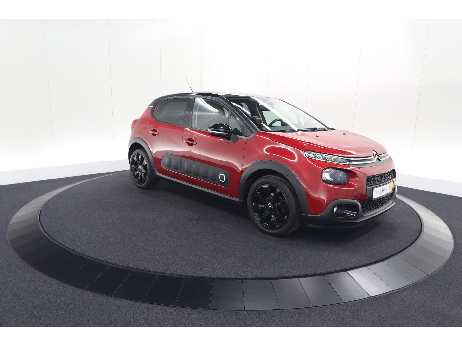 Citroen C3 PureTech 82 S&S Shine | Camera | Apple Carplay | Parkeersensoren | 16 Inch Velgen