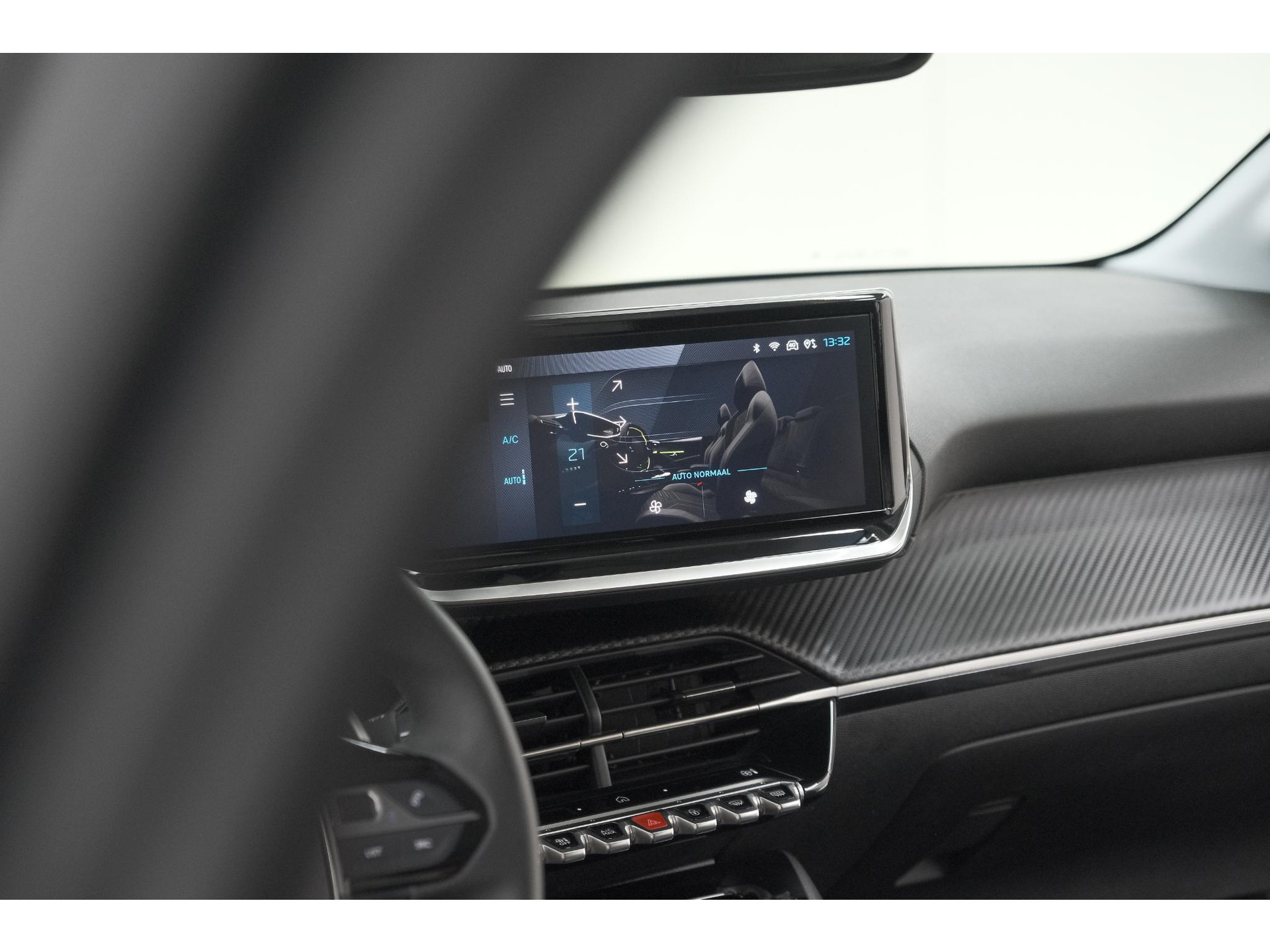Peugeot 208 1.2 Hybrid 110 e-DCS6 Allure | Apple Carplay | Parkeersensoren Voor + Achter | Climate Control