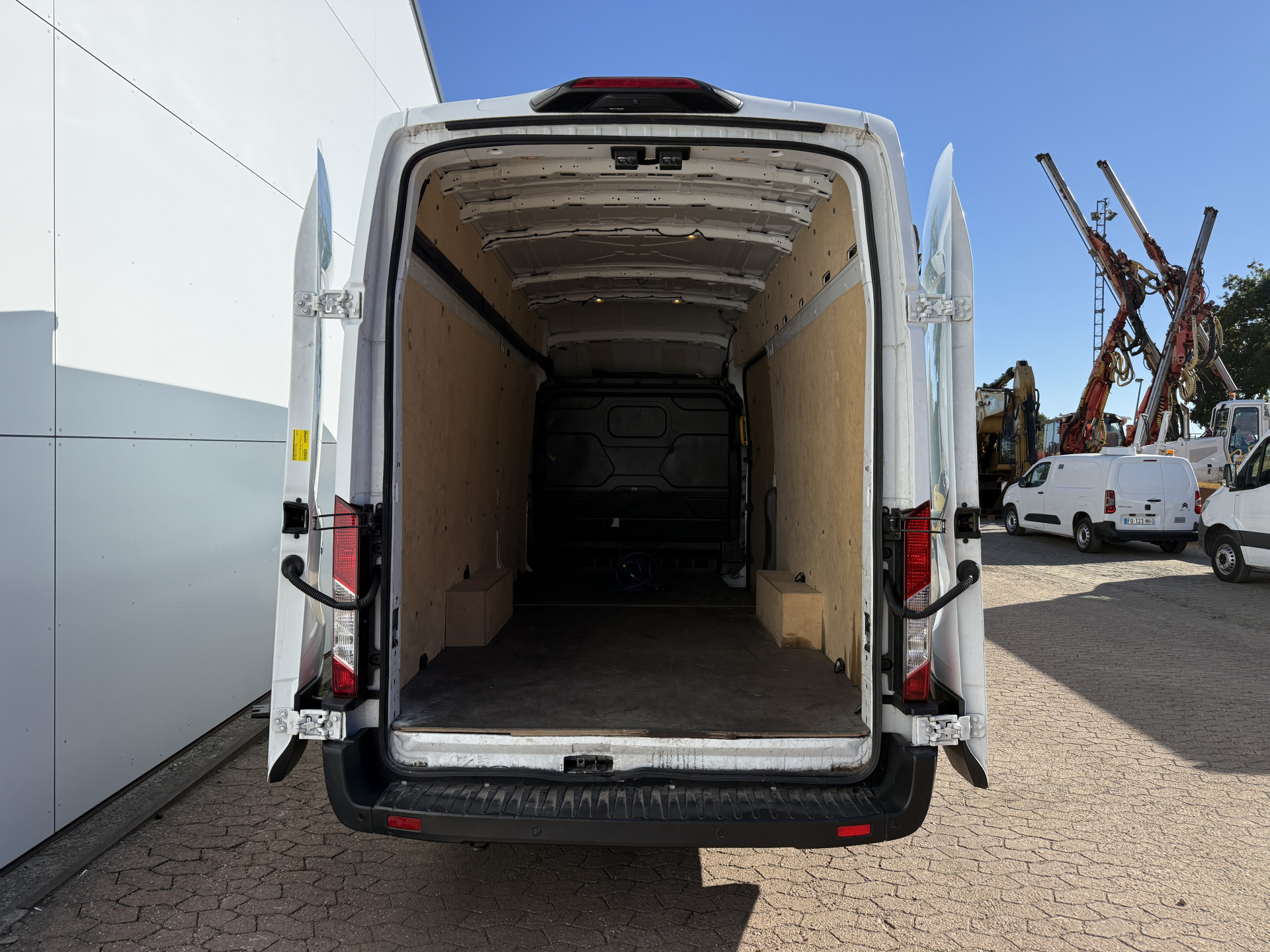 Ford e-Transit 68kWh 184PK L4H3 317km WLTP 93.7% (SOH) BEV Snelladen Carplay Climate control 360° Camera Parkeersensoren v+a Stoelverwarming