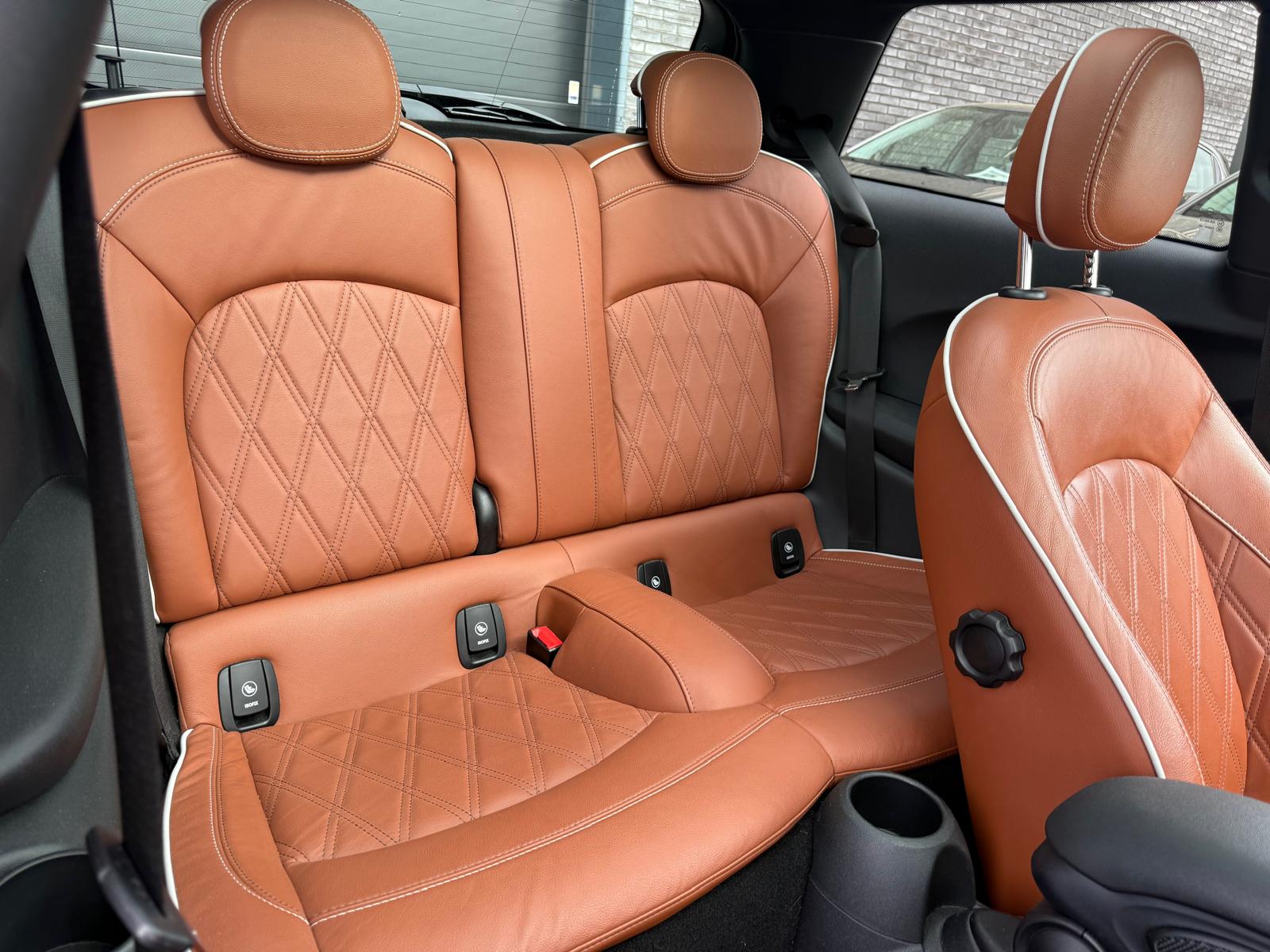 MINI Mini 2.0 John Cooper Works Chili | 1E EIGENAAR | 3/6/12MND GARANTIE | 230PK | PANO | ACC | CARPLAY | LED | HEAD-UP | NAVI | DAB |