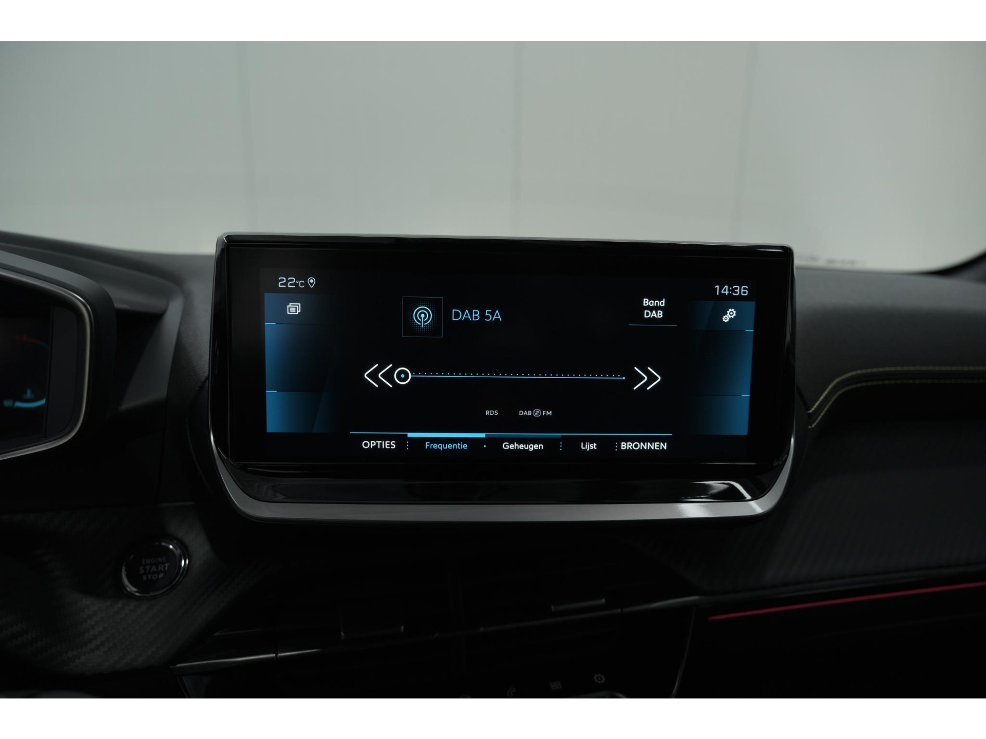Peugeot 208 PureTech 100 GT | Camera | Navigatie | Sfeerverlichting | Apple Carplay | Parkeersensoren