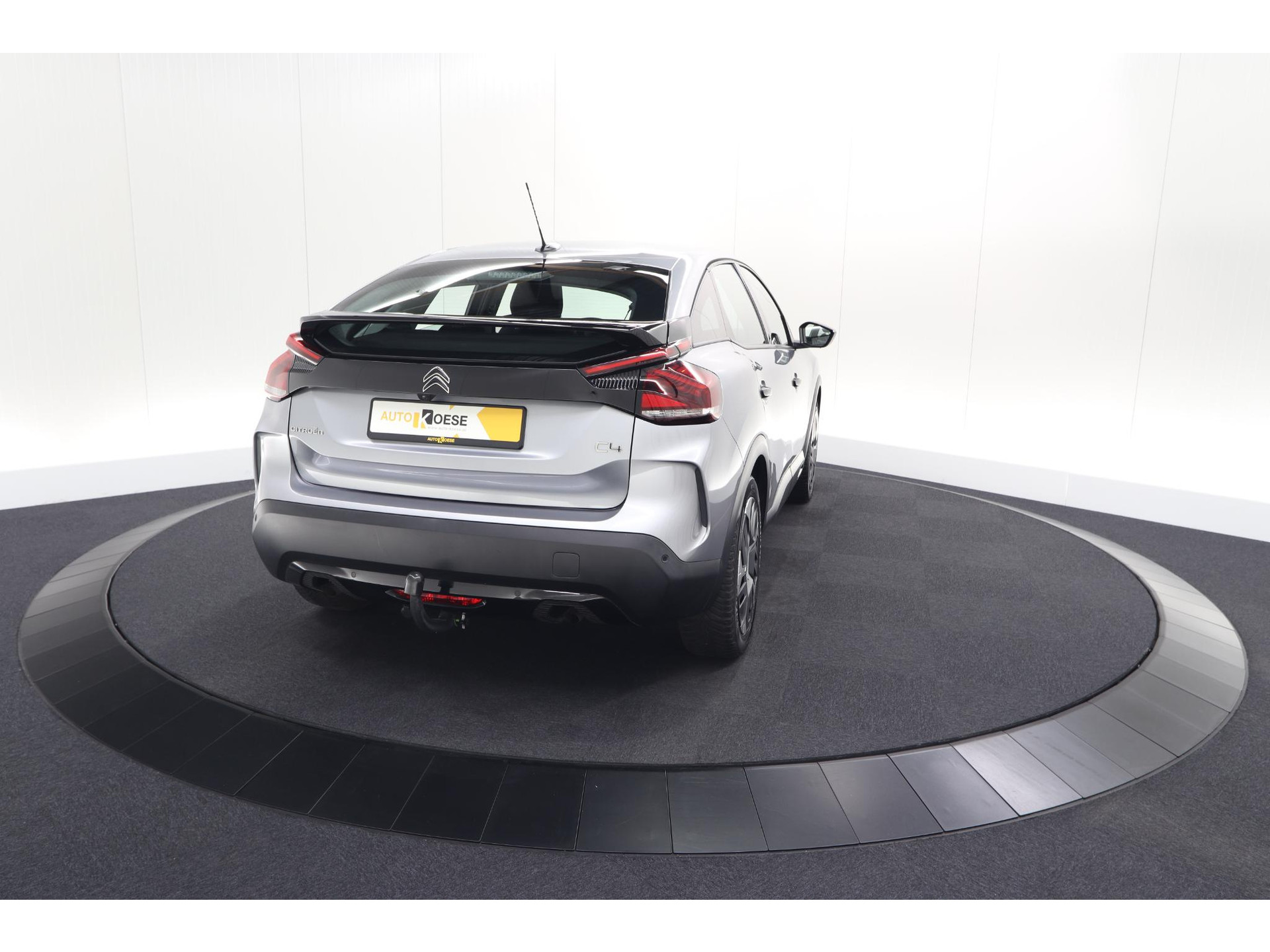 Citroen C4 Puretech 130 Feel | Trekhaak | Camera | Allseason Banden | Climate Control | Parkeersensoren
