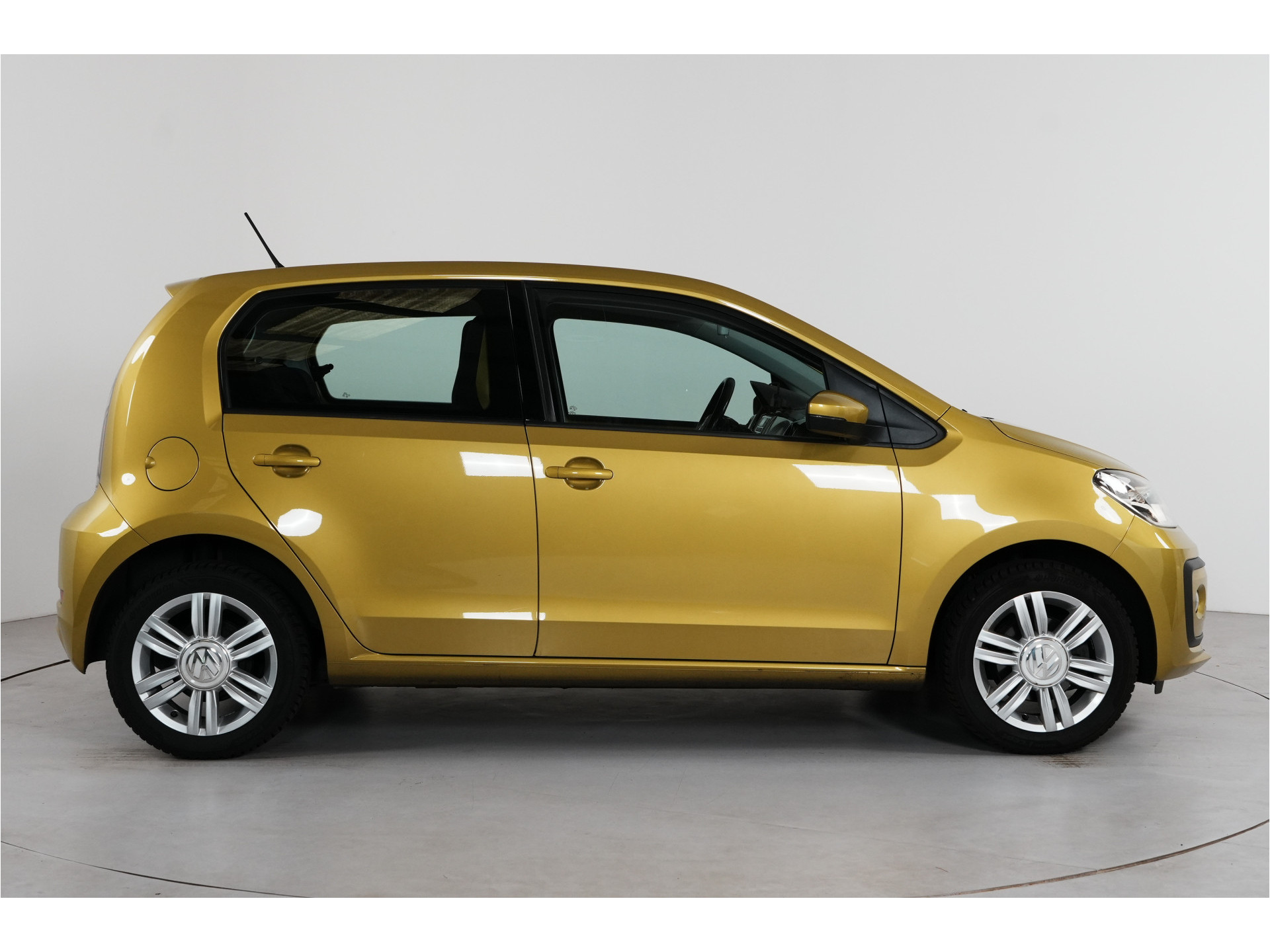 Volkswagen Up! 1.0 EcoFuel move up! | 5 drs. | Aardgas | Cruise | Stl. verw. | PDC | Climate | Lichtautomaat |