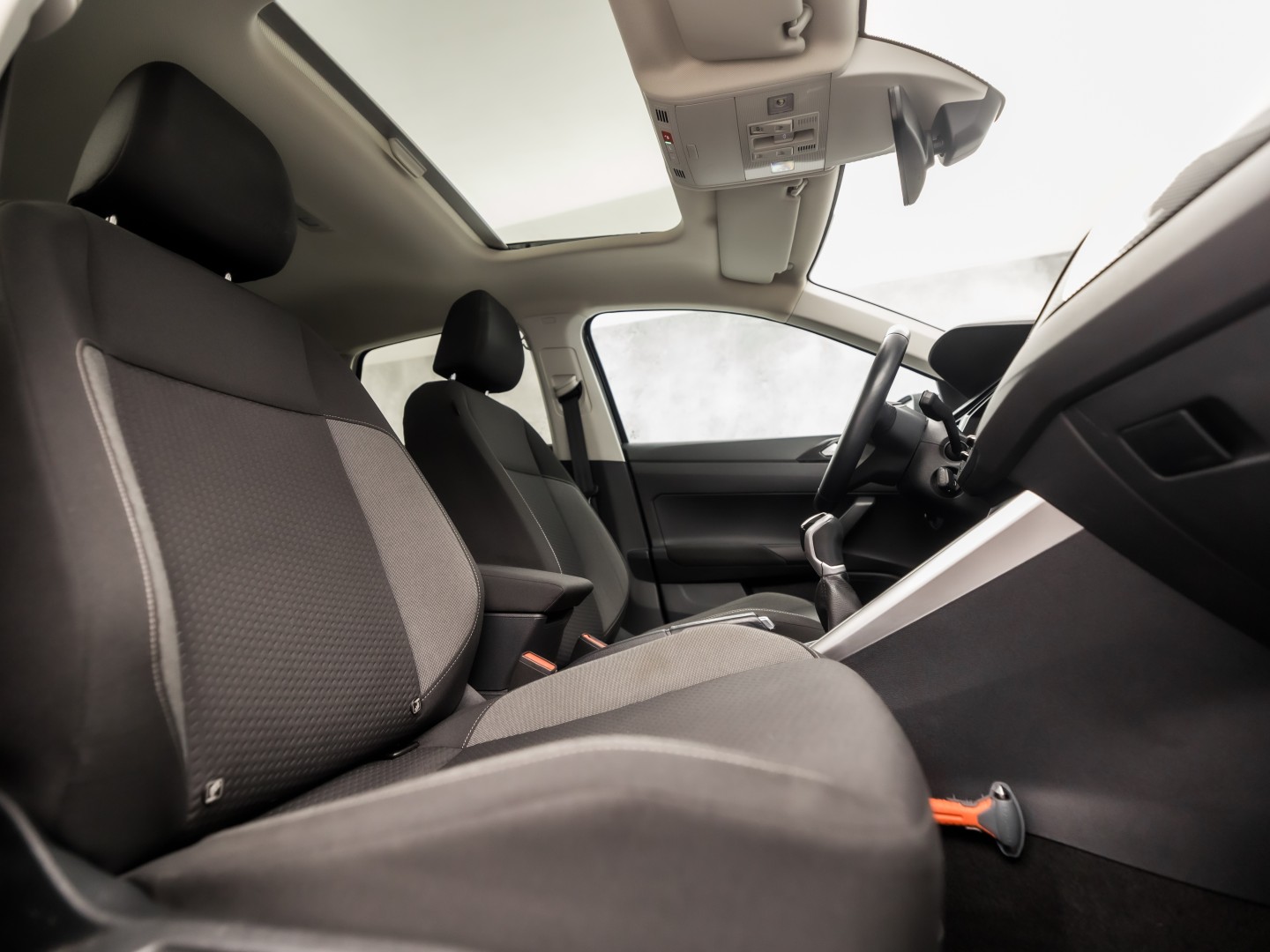 Volkswagen Taigo 1.0 TSI Sport (PANORAMADAK, 1e EIGENAAR, VIRTUAL COCKPIT, APPLE CARPLAY, GROOT NAVI, CLIMATE, STOELVERWARMING, SPORTSTOELEN, GETINT GLAS, IQ LIGHT, NIEUWSTAAT)