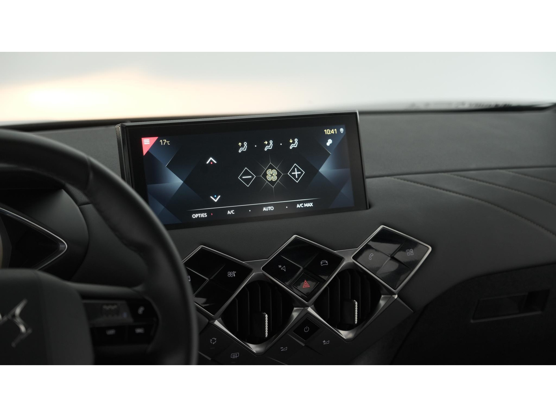 DS 3 Crossback PureTech 100 Montmartre | Parkeersensoren | Apple Carplay | Allseason Banden | Navigatie | Climate Control