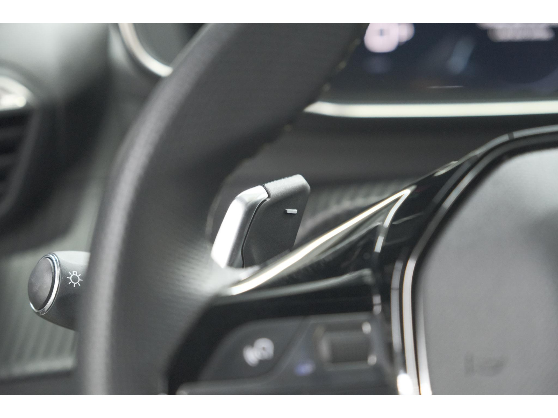 Peugeot 208 Hybrid 136 e-DCS6 GT | Camera | Apple Carplay | Parkeersensoren