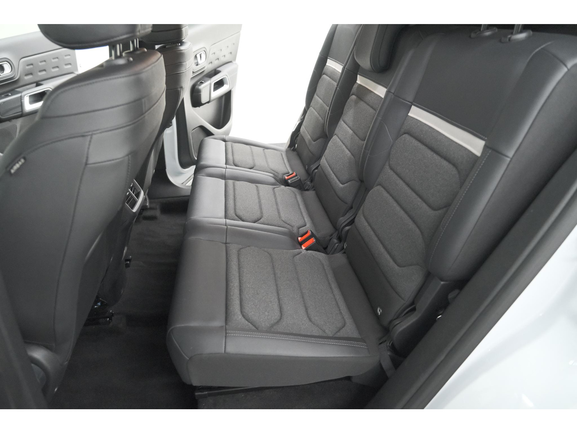 Citroen C5 Aircross 1.2 Hybrid 136 Plus | Camera | Navigatie | Parkeersensoren | Apple Carplay