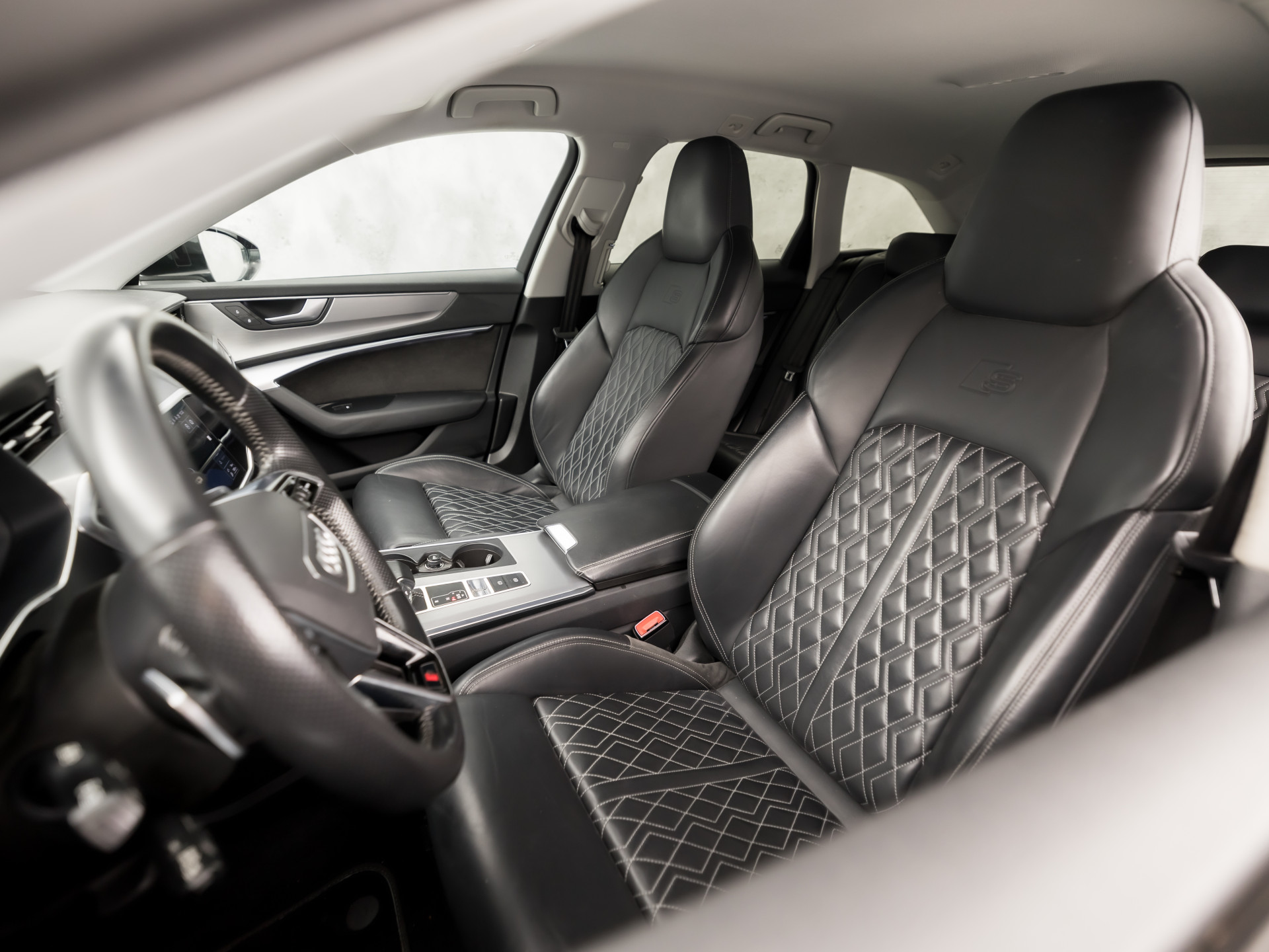Audi A6 Avant 55 TFSI e quattro S-Line Competition 368Pk Automaat (2X S-LINE, APPLE CARPLAY, SPORTZETELS, NAPPA LEDER, MEMORY SEATS, CAMERA, ADAPTIVE CRUISE, ELEK ACHTERKLEP, STOELVERWARMING ACHTER, NIEUWSTAAT)