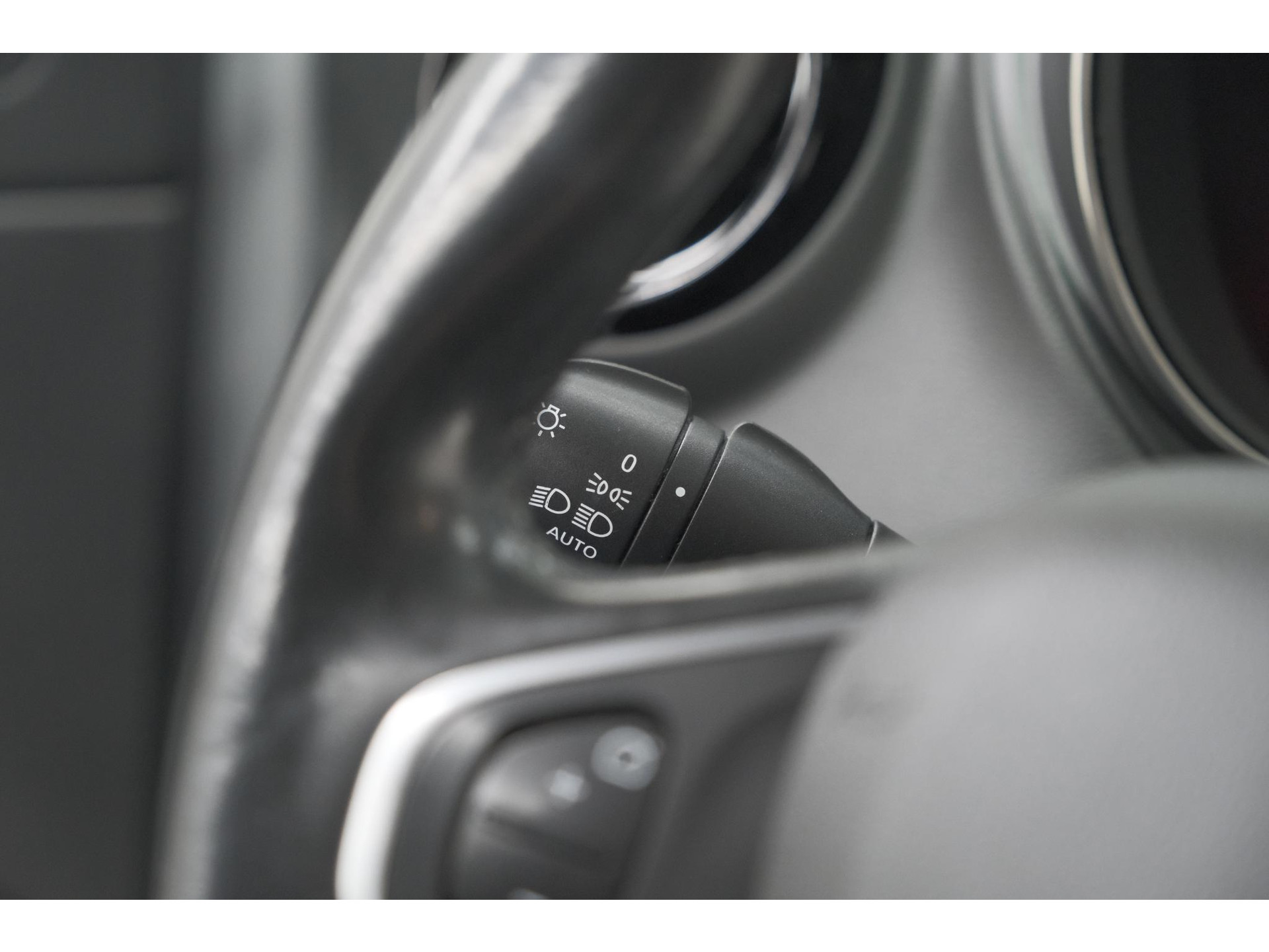 Renault Captur TCe 150 EDC Intens | Trekhaak | Navigatie | Parkeersensoren