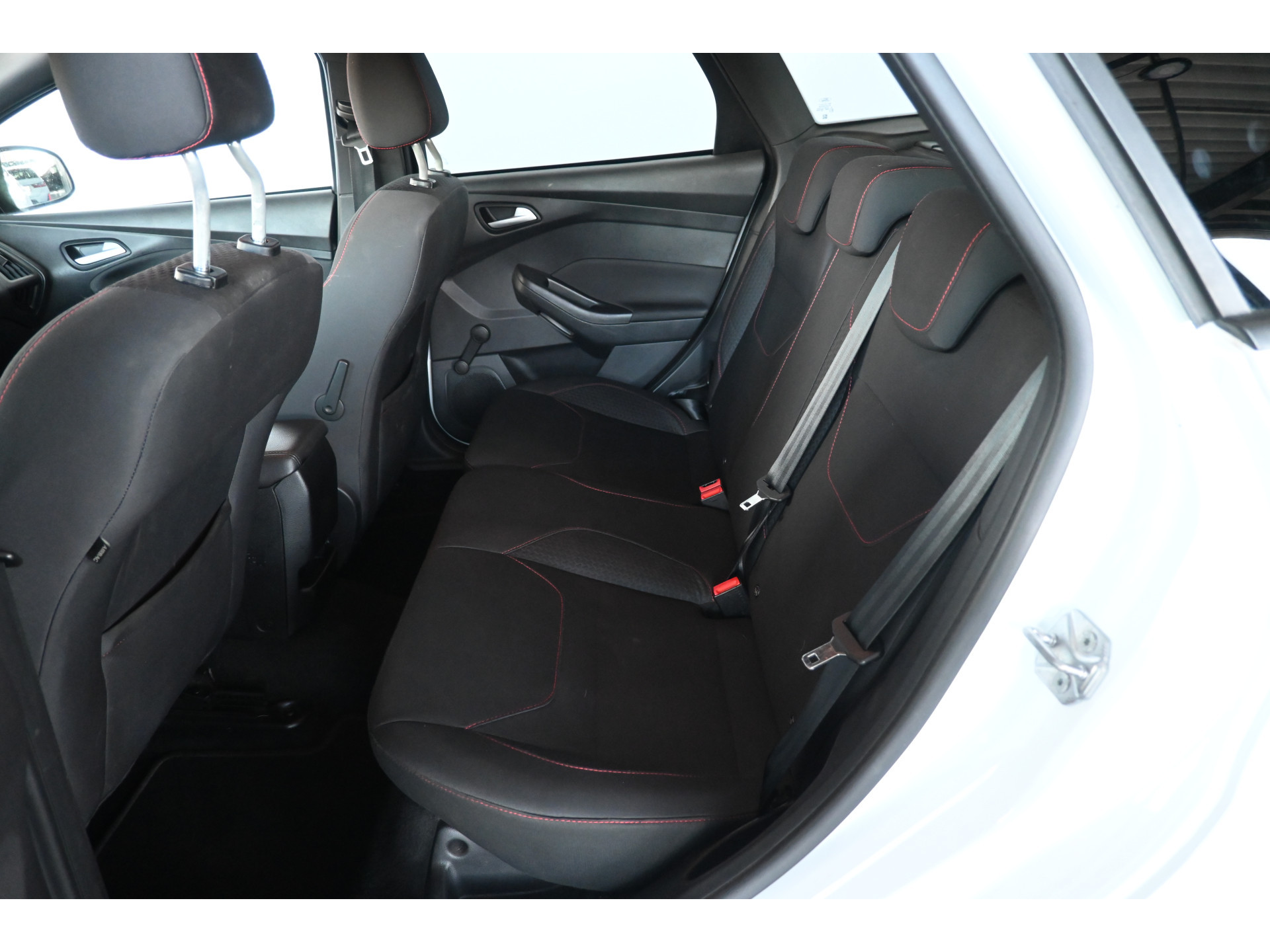 Ford Focus Wagon 1.5 ST-Line Clima Navigatie Cruise Control Trekhaak Rijklaarprijs Inruil Mogelijk!