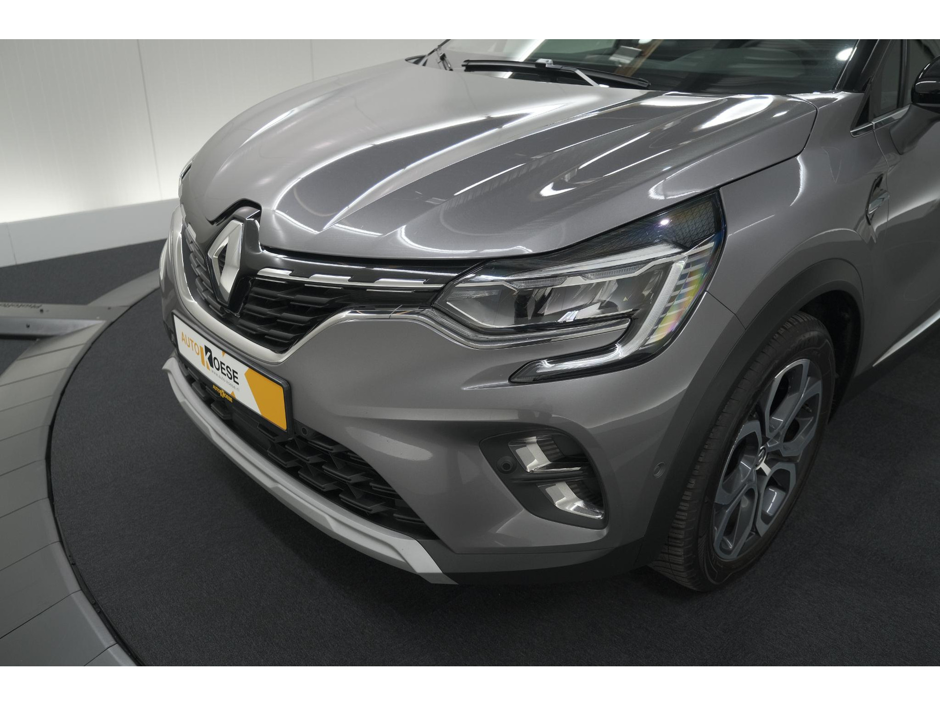 Renault Captur Mild Hybrid 140 EDC Techno | 360 Camera | Groot scherm | Stoelverwarming | Parkeersensoren | Allseason banden