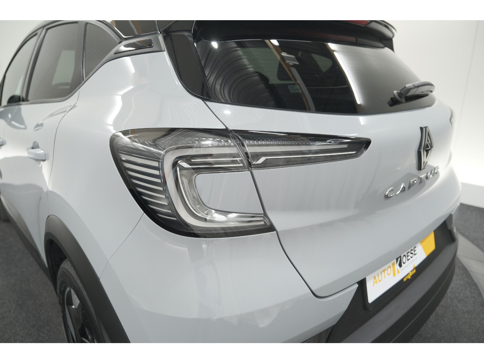 Renault Captur TCe 90 Techno | Nieuw Model | Camera | Harman Kardon | Apple Carplay | Parkeersensoren | 18 Inch Lichtmetalen Velgen