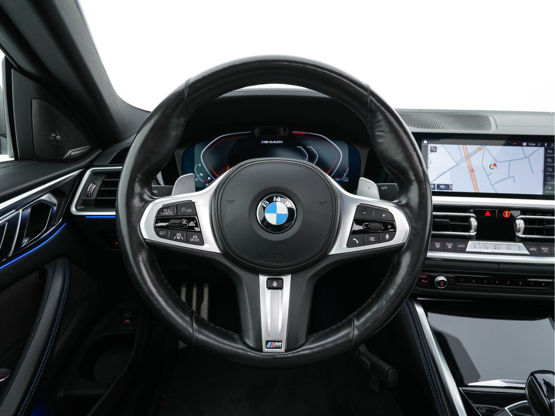 BMW 4-serie Coupé M440i xDrive High Executive Aut. *PANO | LEATHER | HARMAN/KARDON | HEAD-UP | LASER-LED | ADAPTIVE-CRUISE | TOPVIEW | MEMORY-PACK | KEYLESS | HEATED-SPORTSEATS | DAB+ | DIGI-COCKPIT | SHIFTPADDLES | TOWBAR | 19''ALU*