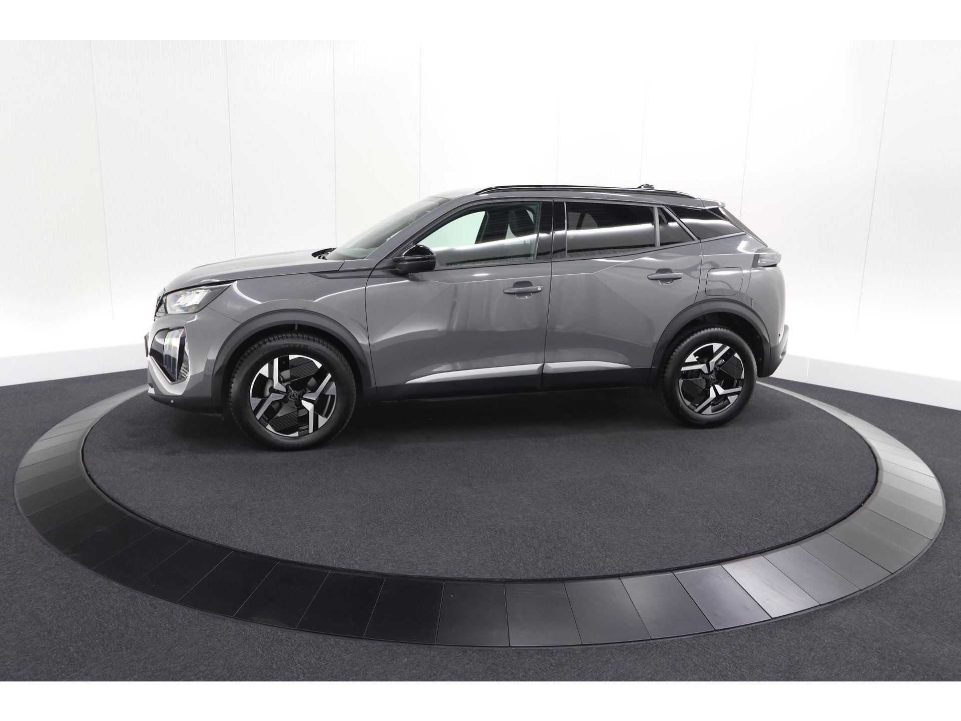 Peugeot 2008 PureTech 100 Allure | Allseason Banden | 360 Camera | Adaptieve Cruise Control | Dodehoekdetetie | Navigatie