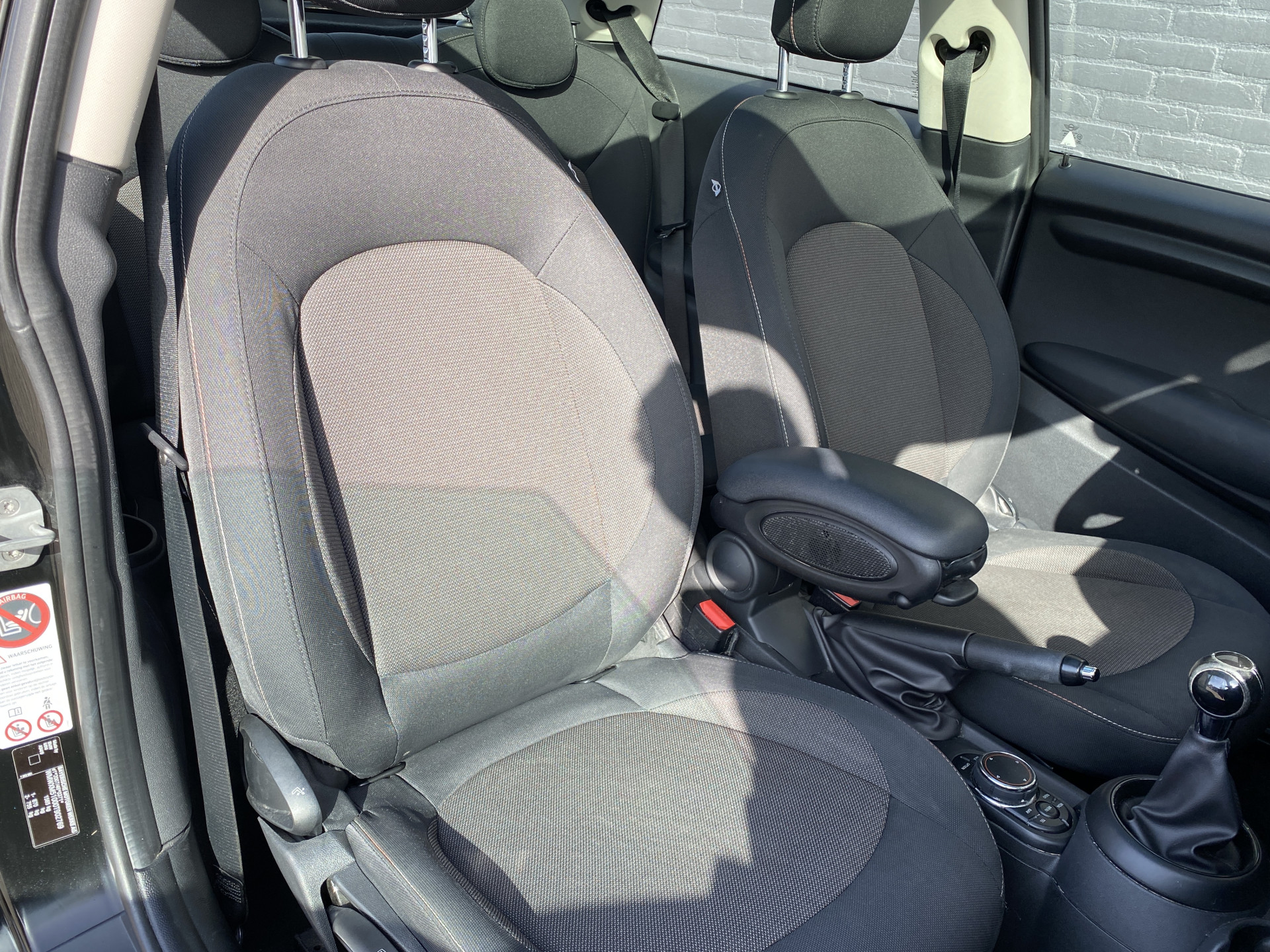 MINI Mini 1.5 Cooper Pepper 136 pk | navigatie | panoramadak | bluetooth | cruise control | chromen details | trekhaak