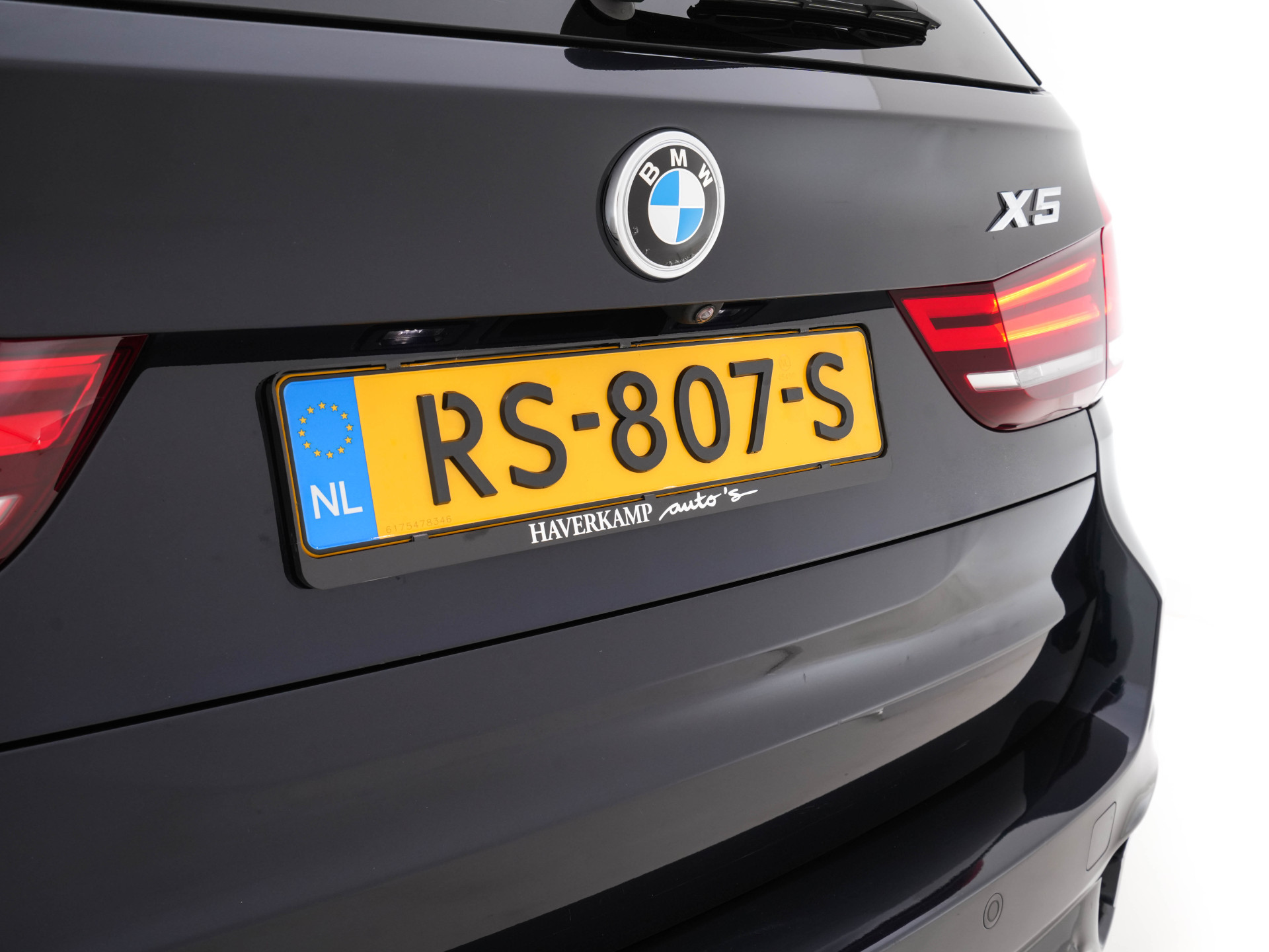 BMW X5 xDrive30d High Executive M-Sportpack Aut. *PANO | LUXURY-LEATHER | FULL-LED | HARMAN/KARDON-SURROUND | HEAD-UP | MEMORY-PACK | DIGI-COCKPIT | KEYLESS | CAMERA | NAVI-FULLMAP | AMBIENT-LIGHT | HEATED-COMFORT-SEATS | SHIFT-PADDLES