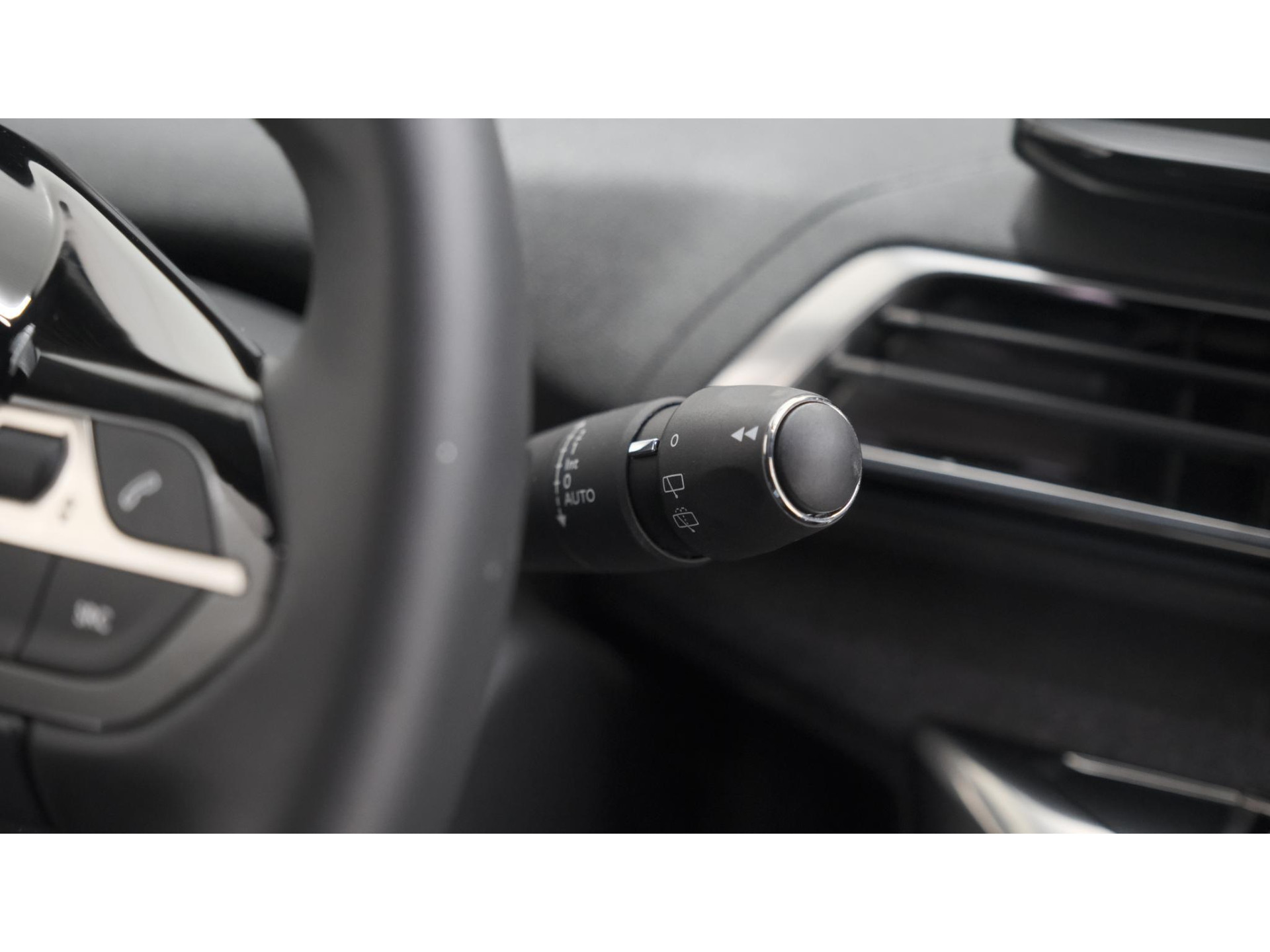Peugeot 5008 PureTech 130 EAT8 Allure Pack Business | 7 Zitplaatsen | Camera | Dodehoekdetectie | Navigatie | Elektronische Achterklep