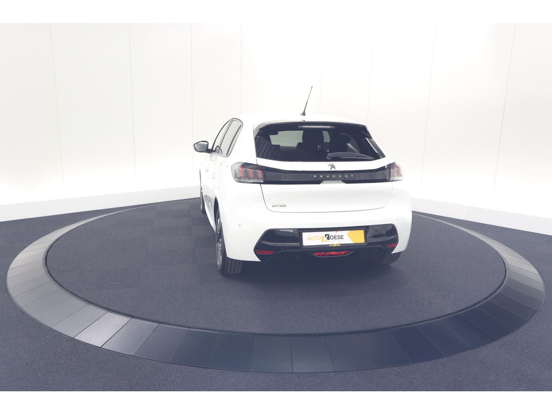 Peugeot 208 PureTech 100 PK Allure | Apple Carplay | Parkeersensoren | Lichtmetalen velgen