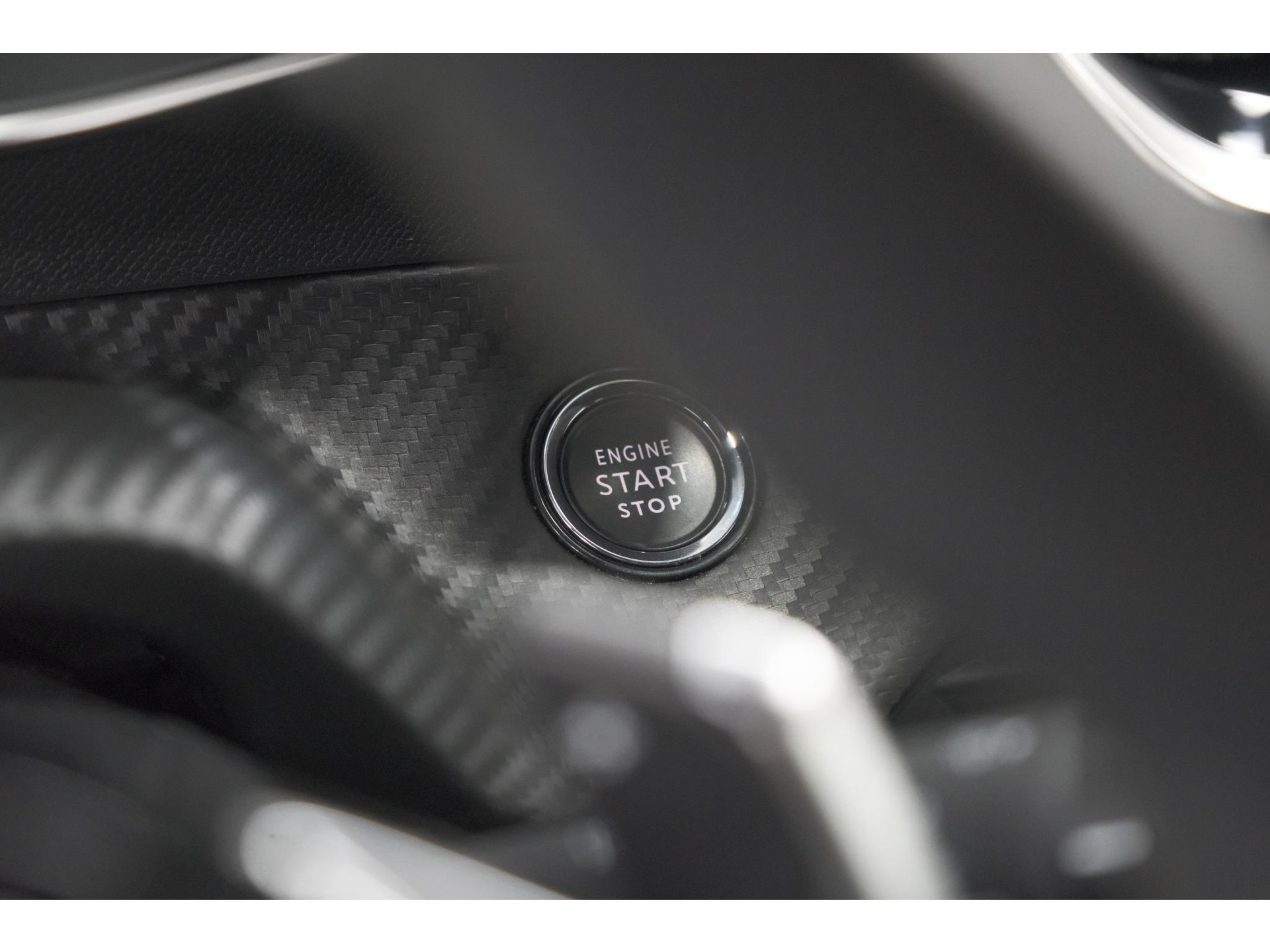 Peugeot 208 1.2 Hybrid 145 e-DCS6 GT | Alcantara Pakket | Camera | Apple Carplay | Stoelverwarming