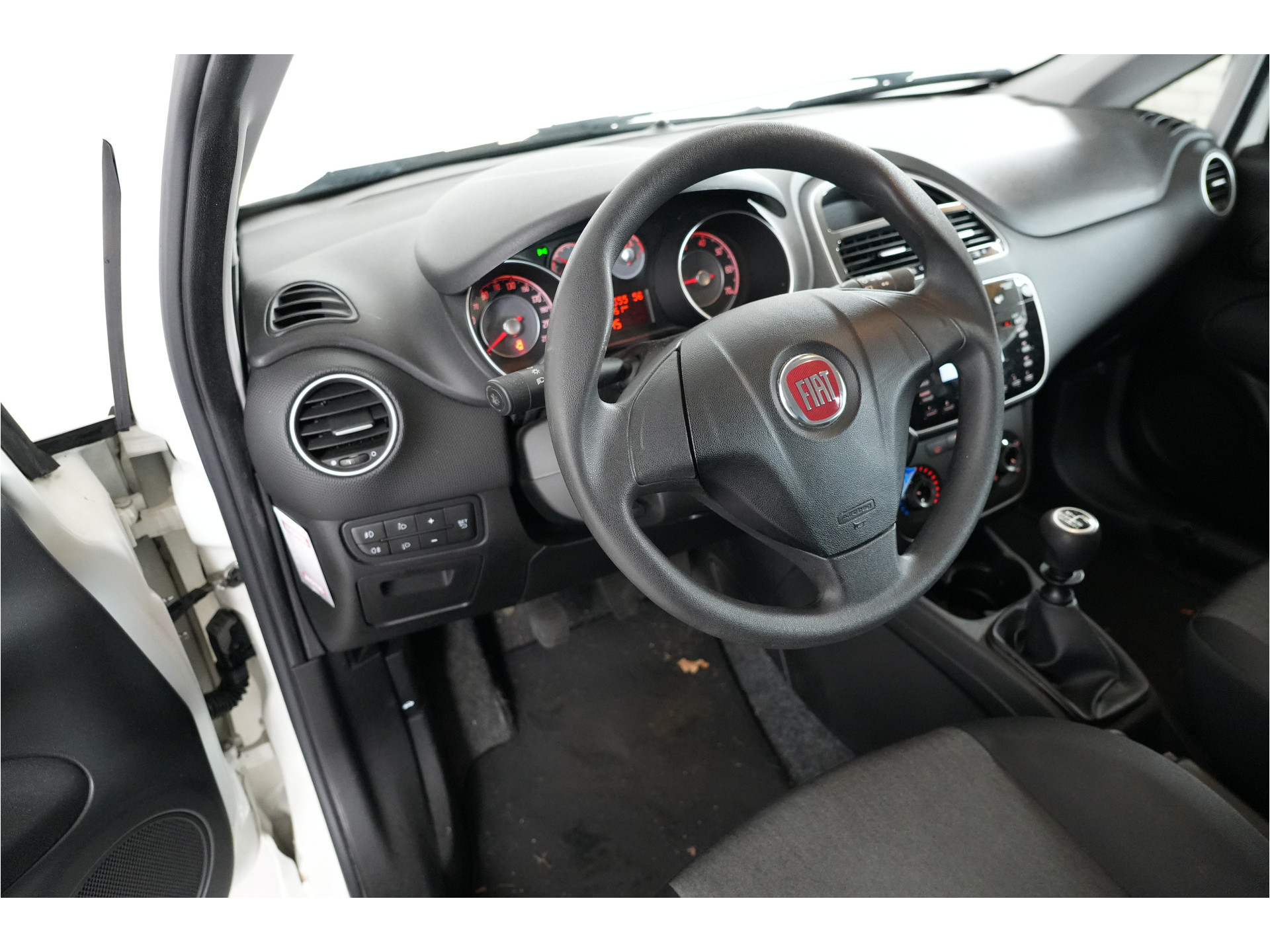 Fiat Punto Evo 1.2 Lounge | Trekhaak | Airco | LMV |