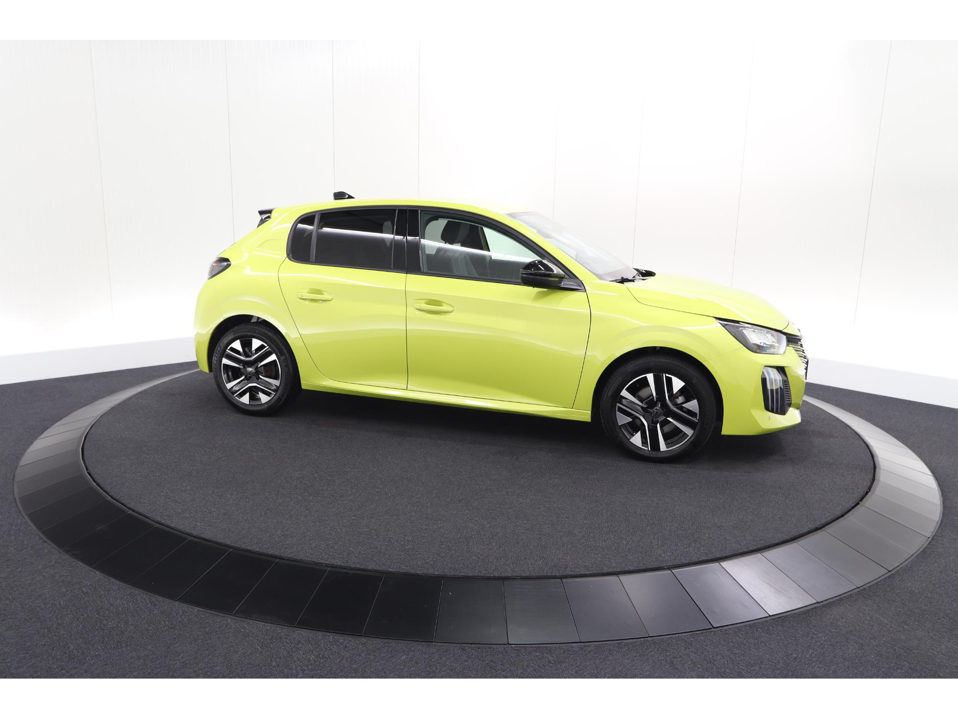 Peugeot 208 PureTech 100 Allure | Apple Carplay | Parkeersensoren | Climate Control