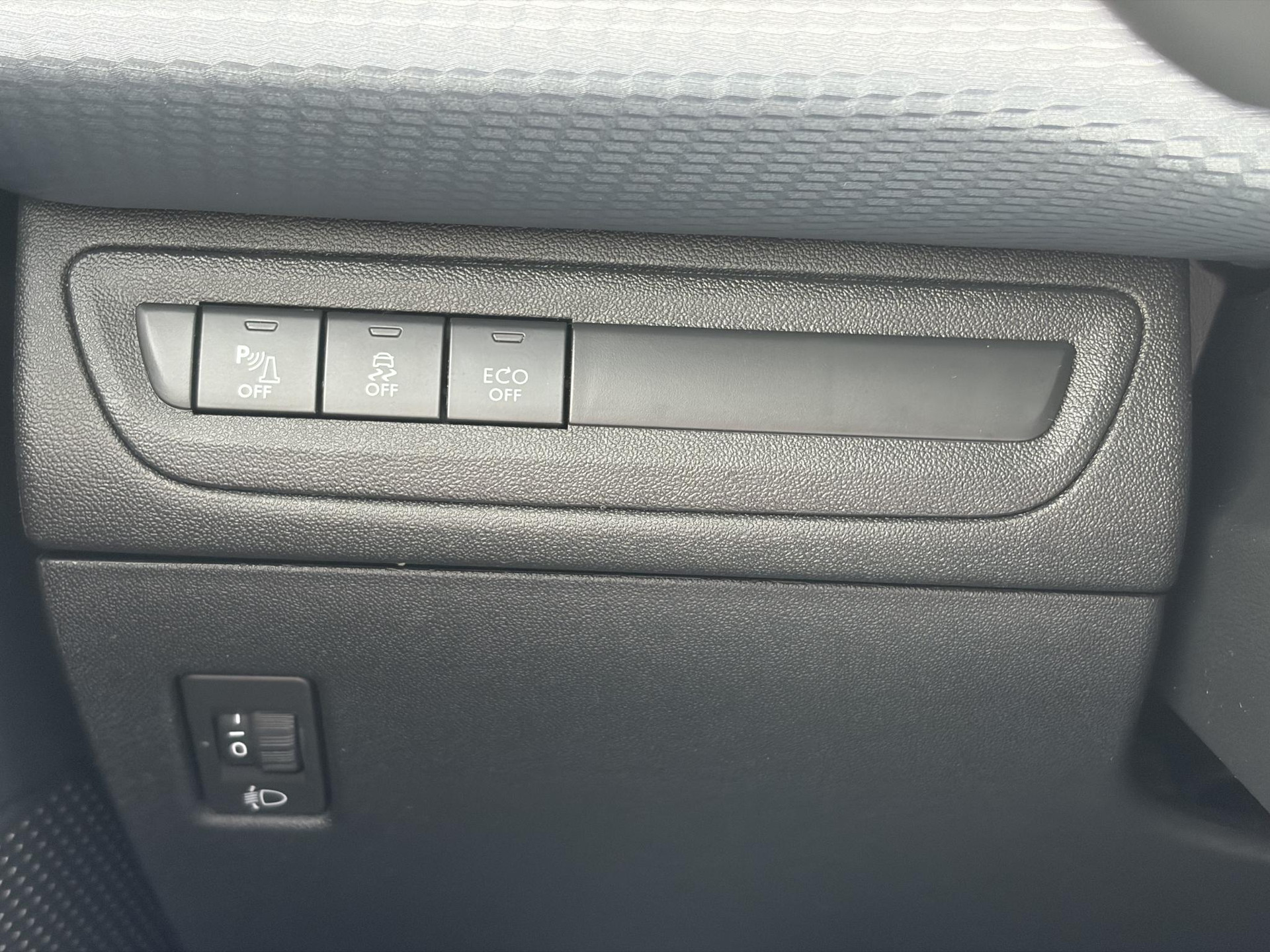 Peugeot 208 1.2 PureTech Allure D-riem vv in 2022,2e Eigenaar,110pk,Dealer Onderhouden,Pano,Carplay,Camera,Clima,Cruise,5 Deurs,Halfleder,Pdc,N.A.P,Lm velgen,Apk tot 05-2027
