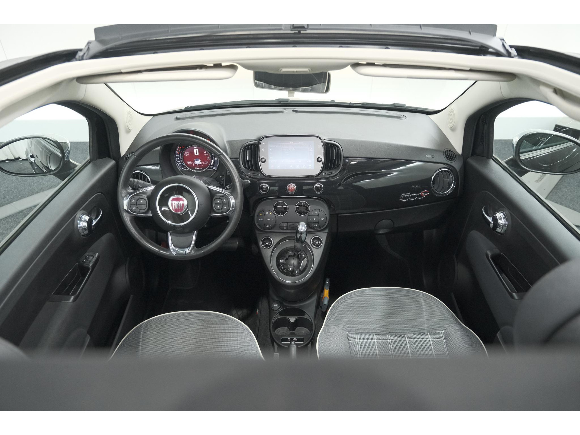 Fiat 500 C TwinAir Turbo Lounge | Parkeersensoren | Climate control | Cruise control | Apple Carplay
