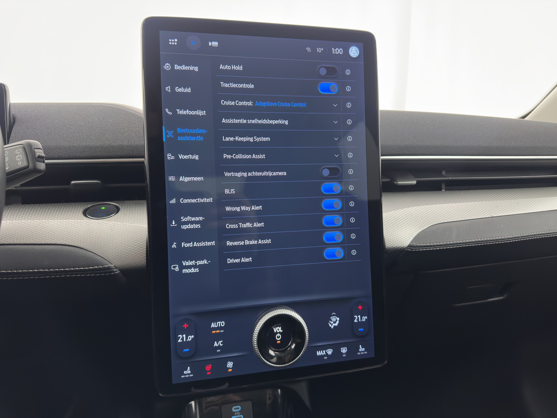 Ford Mustang Mach-E RWD 75 kWh (3-Fase) {SOH-93%} (INCL-BTW) Aut. *LEATHER | FULL-LED | DAB+ | DIGI-COCKPIT | KEYLESS | NAVI-FULLMAP | TOPVIEW | LANE-ASSIST | BLINDSPOT | CARPLAY | HEATED-COMFORTSEATS | PRIVACY-GLASS |TOWBAR | 18"ALU*