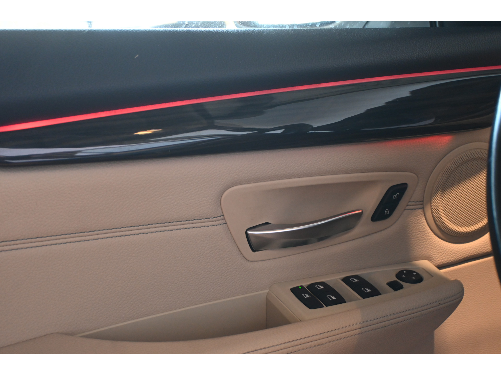 BMW 2-serie Active Tourer 218i High Executive Nap Clima Cruise Panoramadak Trekhaak PDC Navigatie LED Stoelverwarming Inruil Mogelijk!