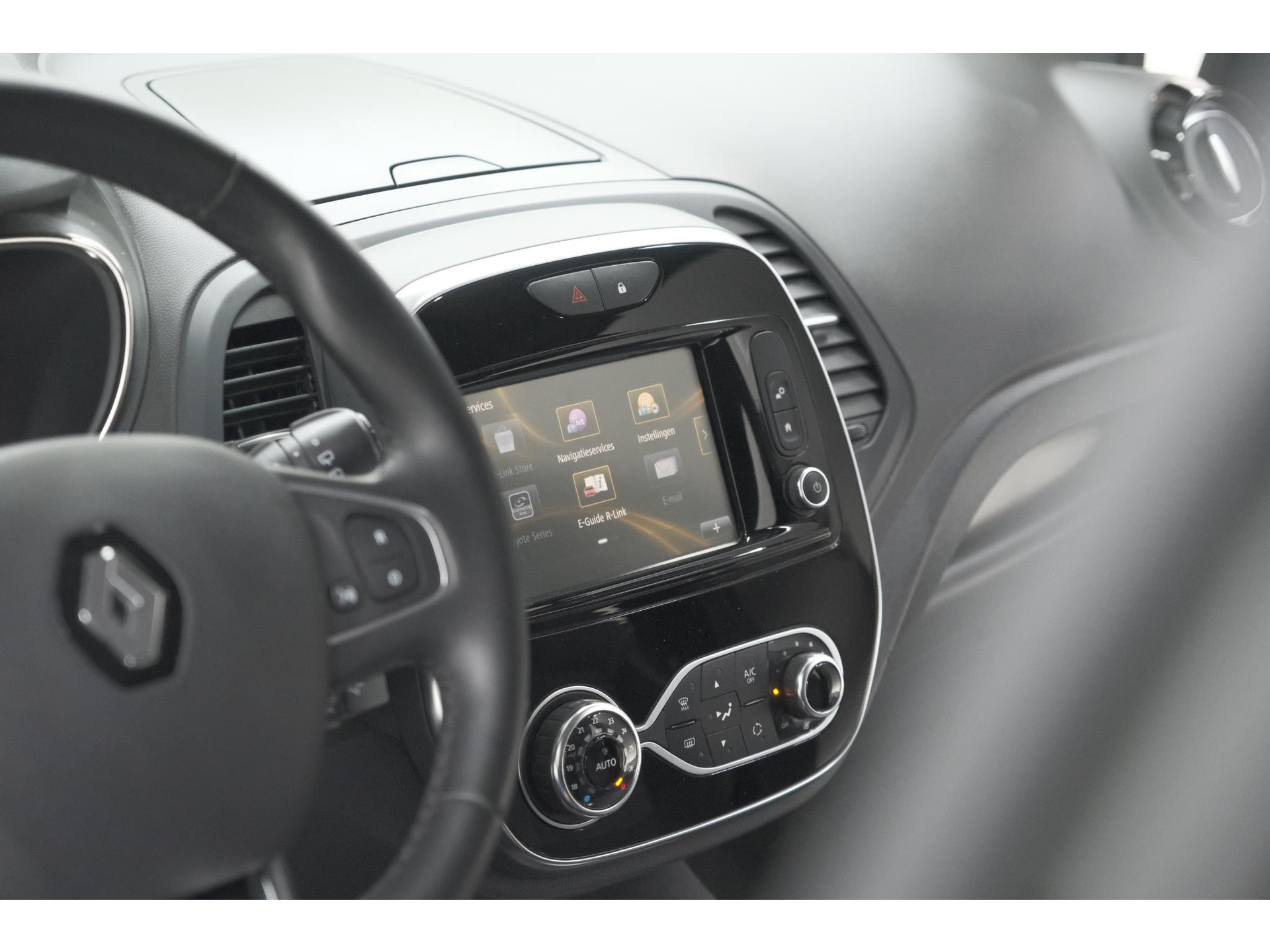 Renault Captur TCe 130 Intens | Camera | Navigatie | Parkeersensoren | Climate Control