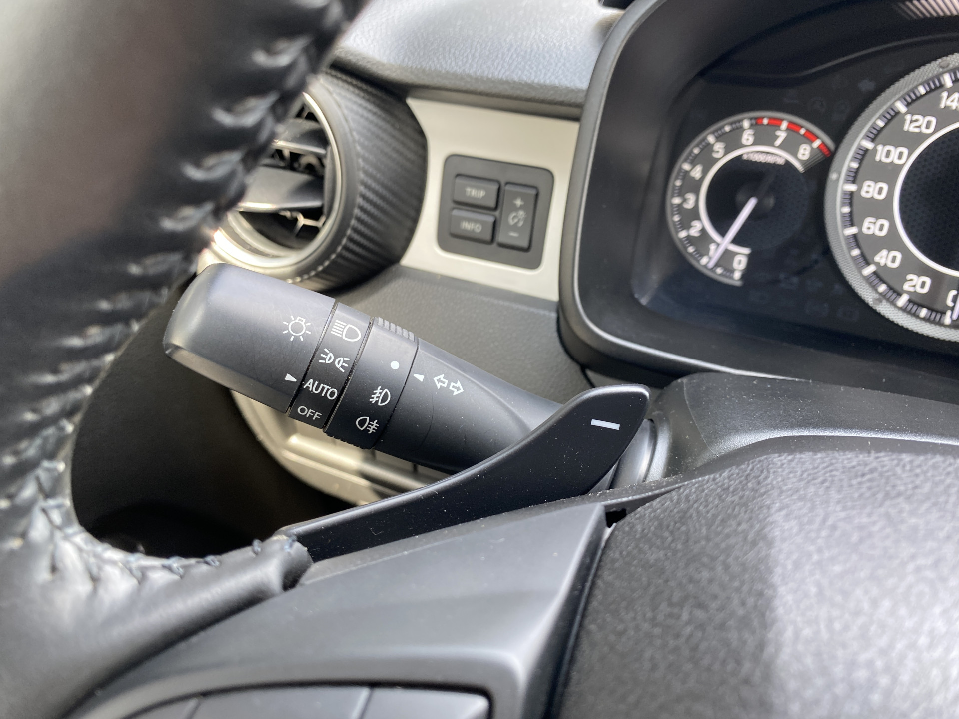 Suzuki Ignis 1.2 Smart Hybrid Style AUT. | 1e eigenaar | navigatie | trekhaak | cruise control | climate | stoelverwarming
