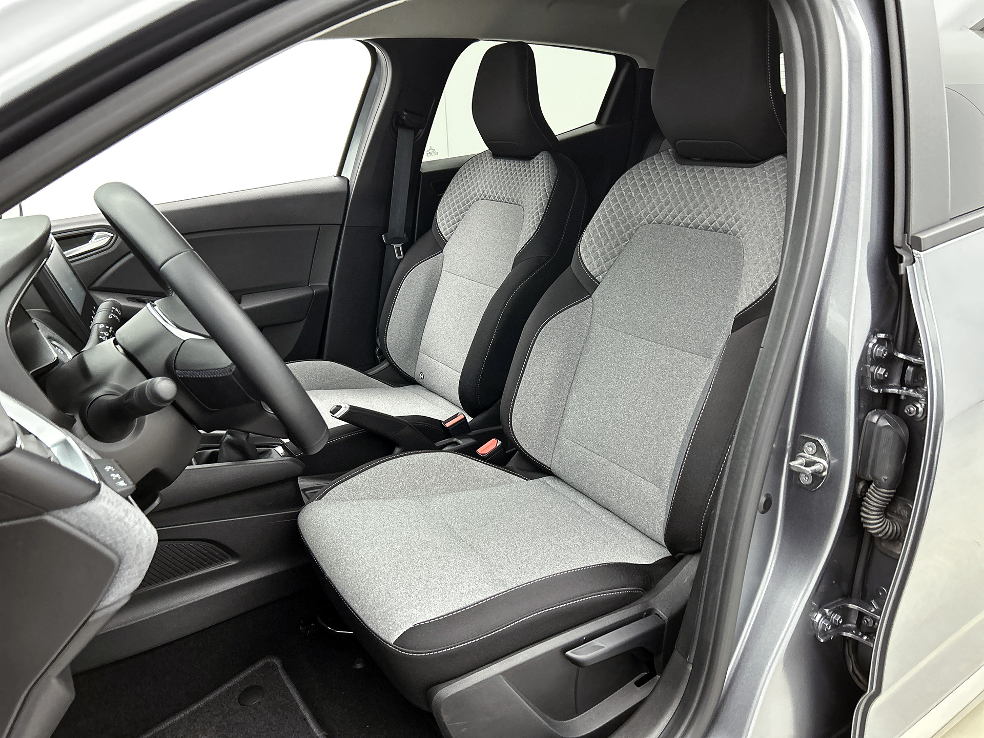 Renault Clio TCe 90PK GPF evolution | CAMERA | NAVI | DEALER ONDERHOUDEN | STOEL VERWARM. | PARK. SENSOREN | CARPLAY