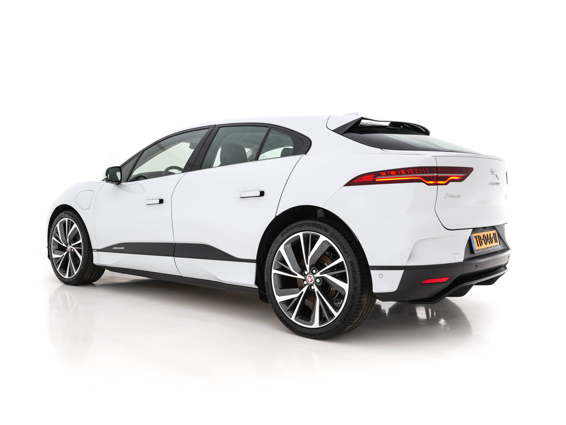 Jaguar I-PACE EV400 HSE First Edition AWD {SOH-91%} (INCL-BTW) Aut. *DIGI-COCKPIT | MATRIX-LED | MICROFIBRE | MERIDIAN-AUDIO | SURROUND-VIEW | KEYLESS | LANE-ASSIST | BLIND-SPOT | CRUISE | DAB | MEMORY-PACK | CCS-FASTLOADER | SPORT-SEATS | 22"