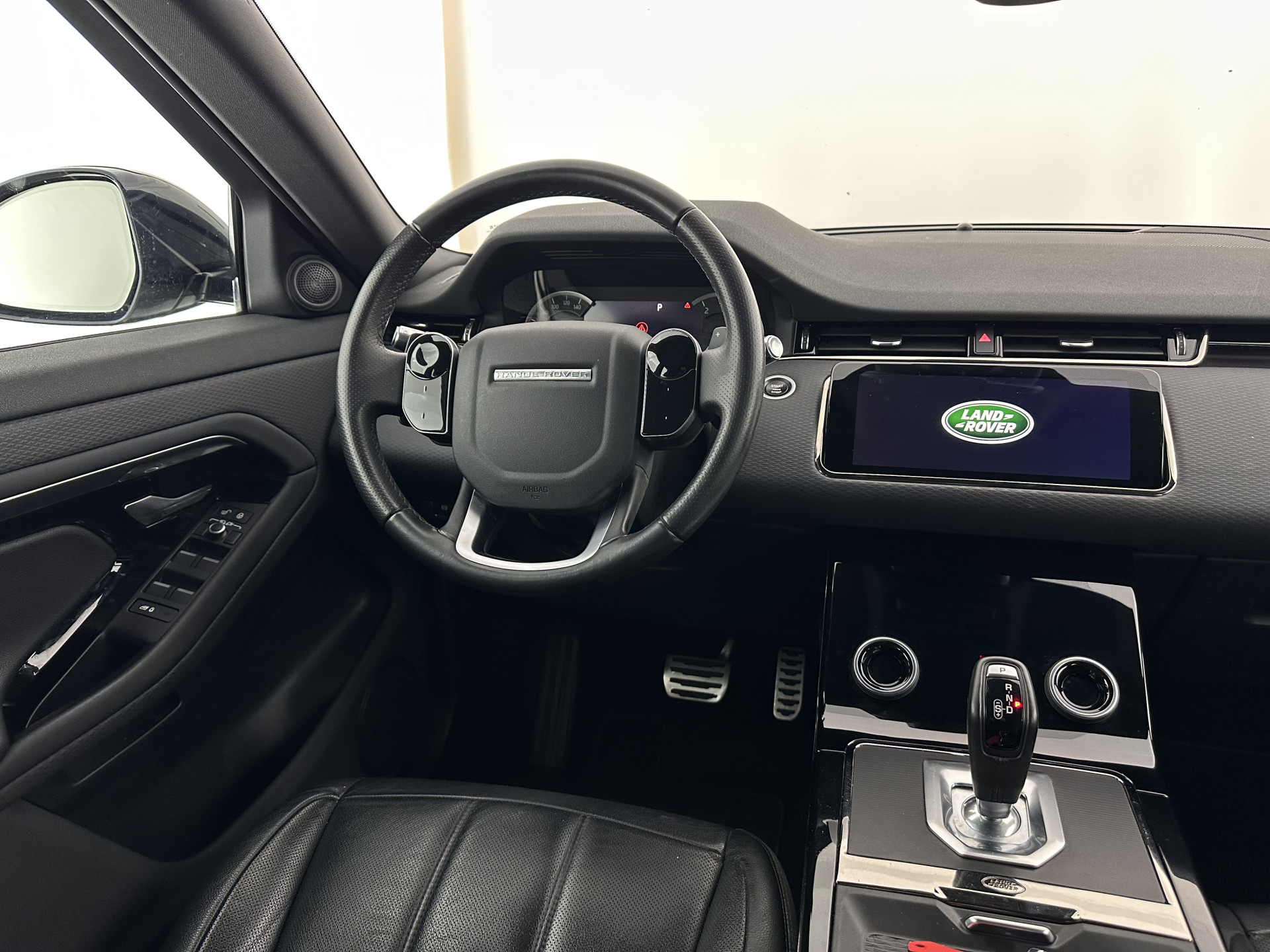 Land Rover Range Rover Evoque 2.0 D180 AWD SE (INCL-BTW) Aut. *LEATHER | FULL-LED | HEATED-COMFORTSEATS | NAVI-FULLMAP | SHIFTPADDLES | CAMERA | ECC | CARPLAY | PDC | CRUISE | 18''ALU*