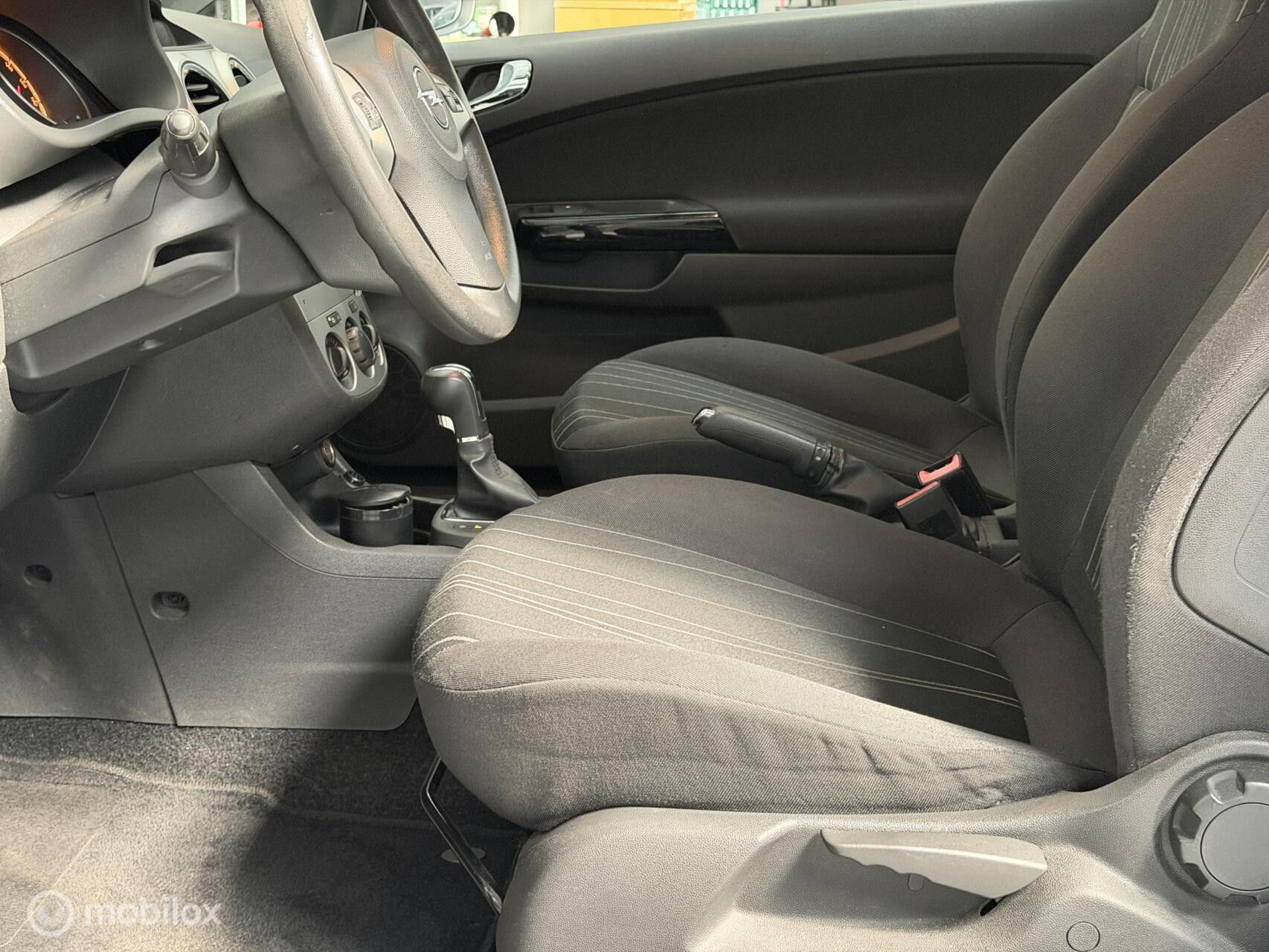 Opel Corsa 1.4-16V Cosmo| Vol Automaat | NAP | Cruise |Airco
