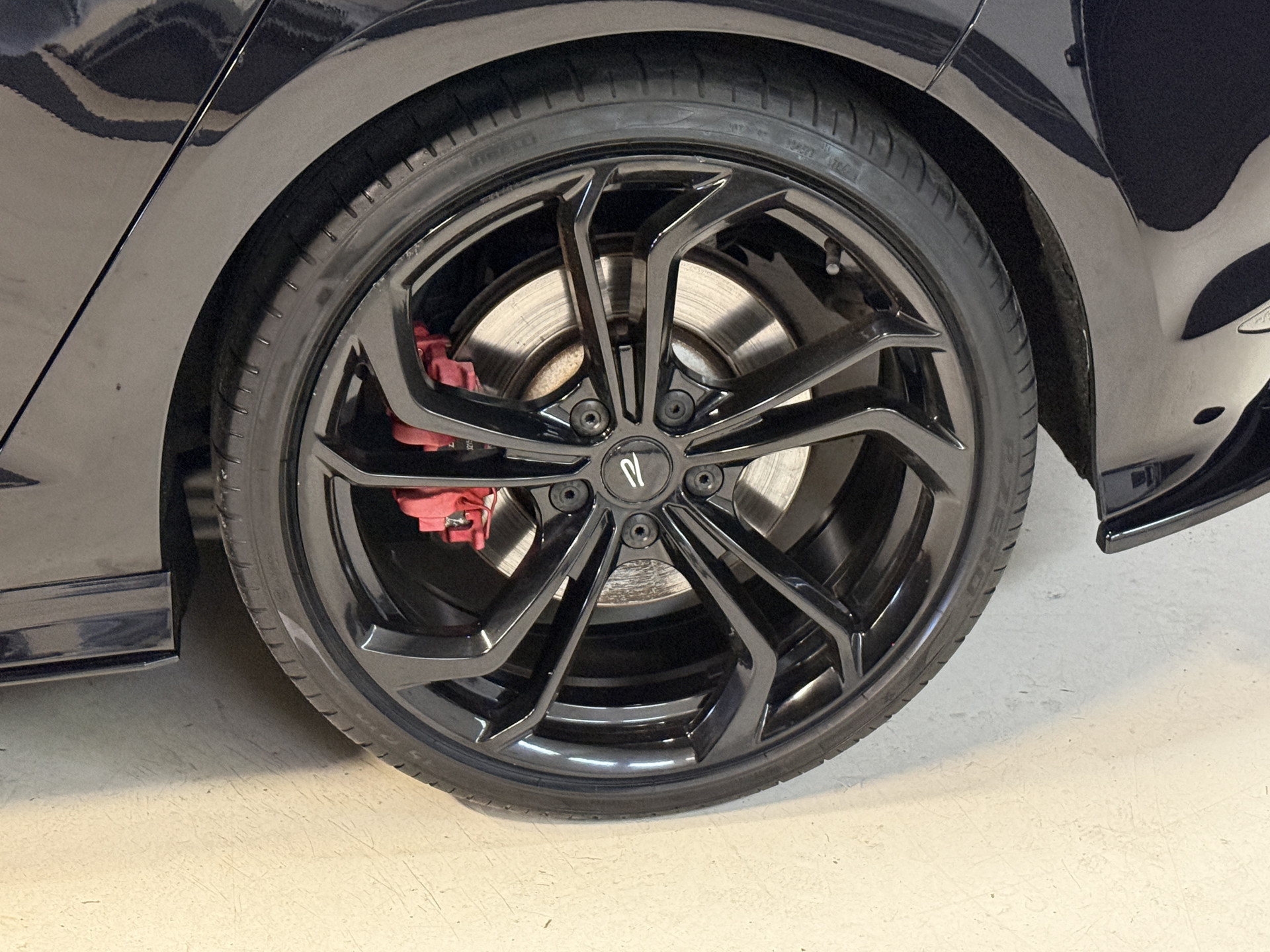 Volkswagen Golf 2.0 TSI R 4Motion | Camera | Panoramadak | 300PK | Stoelverwarming | Leder