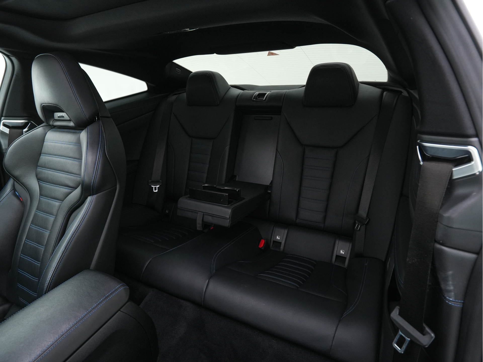 BMW 4-serie Coupé M440i xDrive High Executive Aut. *PANO | LEATHER | HARMAN/KARDON | HEAD-UP | LASER-LED | ADAPTIVE-CRUISE | TOPVIEW | MEMORY-PACK | KEYLESS | HEATED-SPORTSEATS | DAB+ | DIGI-COCKPIT | SHIFTPADDLES | TOWBAR | 19''ALU*