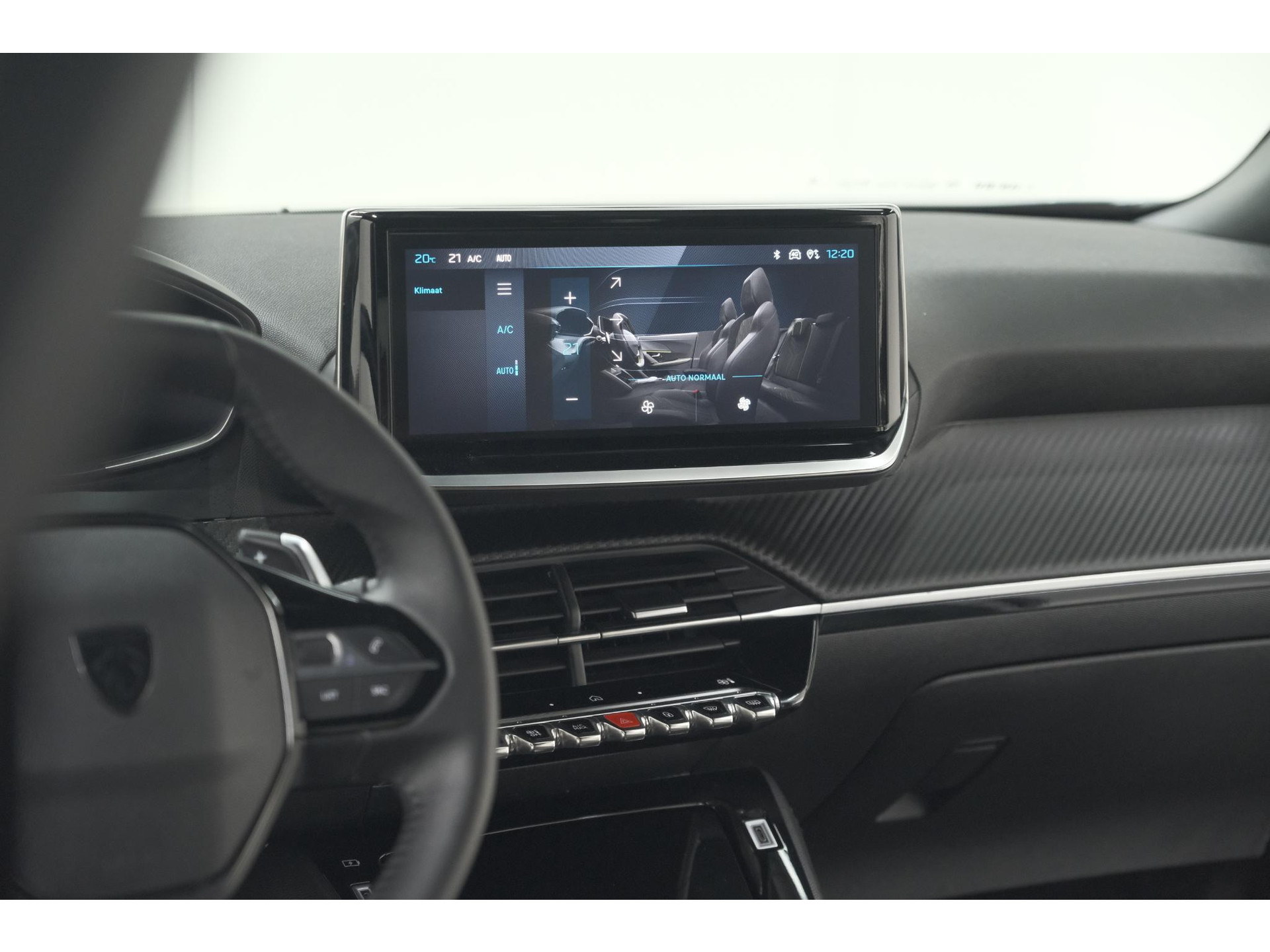 Peugeot 2008 Hybrid 136 e-DCS6 Allure | 360 Camera | Adaptieve Cruise Control | Dodehoekdetectie | Navigatie