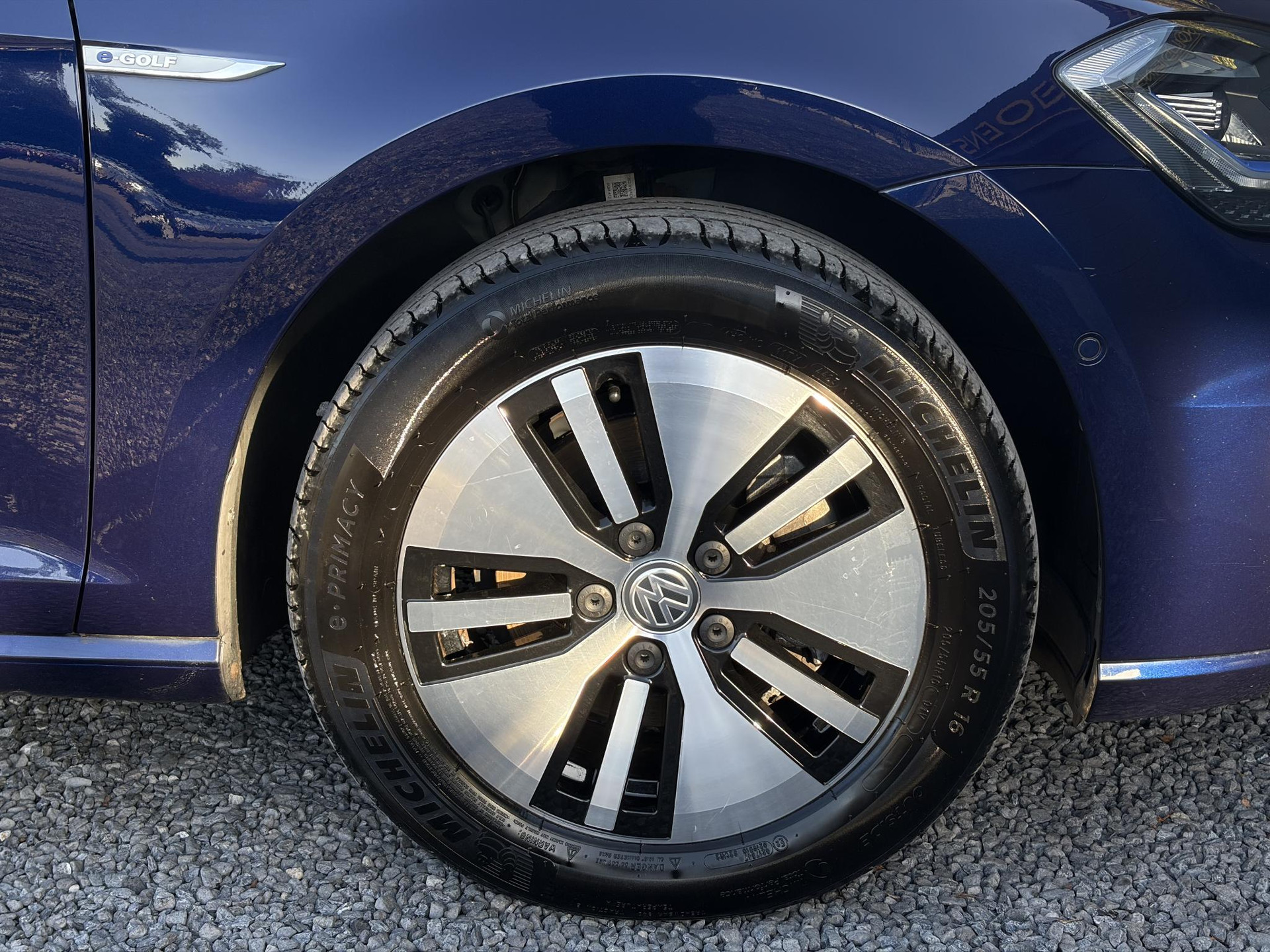 Volkswagen e-Golf e-Golf ✓SOH 88.57%✓Carplay✓Navi✓Leder✓Clima✓Cruise✓Pdc V+A✓LED✓16'' Lm velgen✓N.A.P✓Apk tot 02-2027