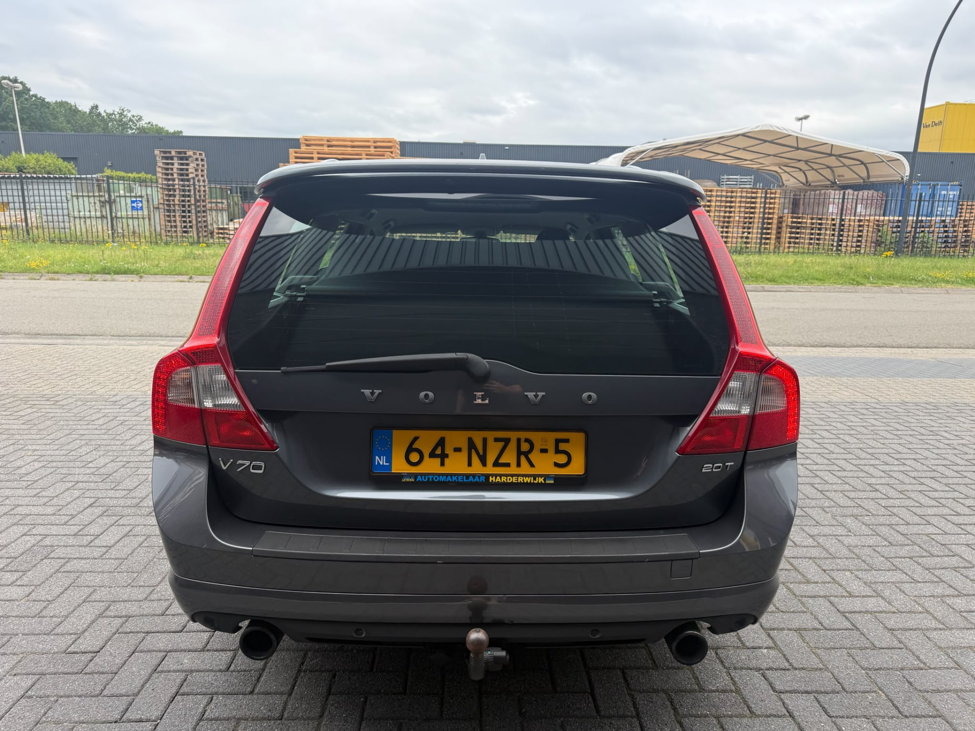 Volvo V70 2.0T R-Edition | 3E EIGENAAR | AUTOMAAT | LEDER | NAVI | XENON | CRUISE | TREKHAAK |