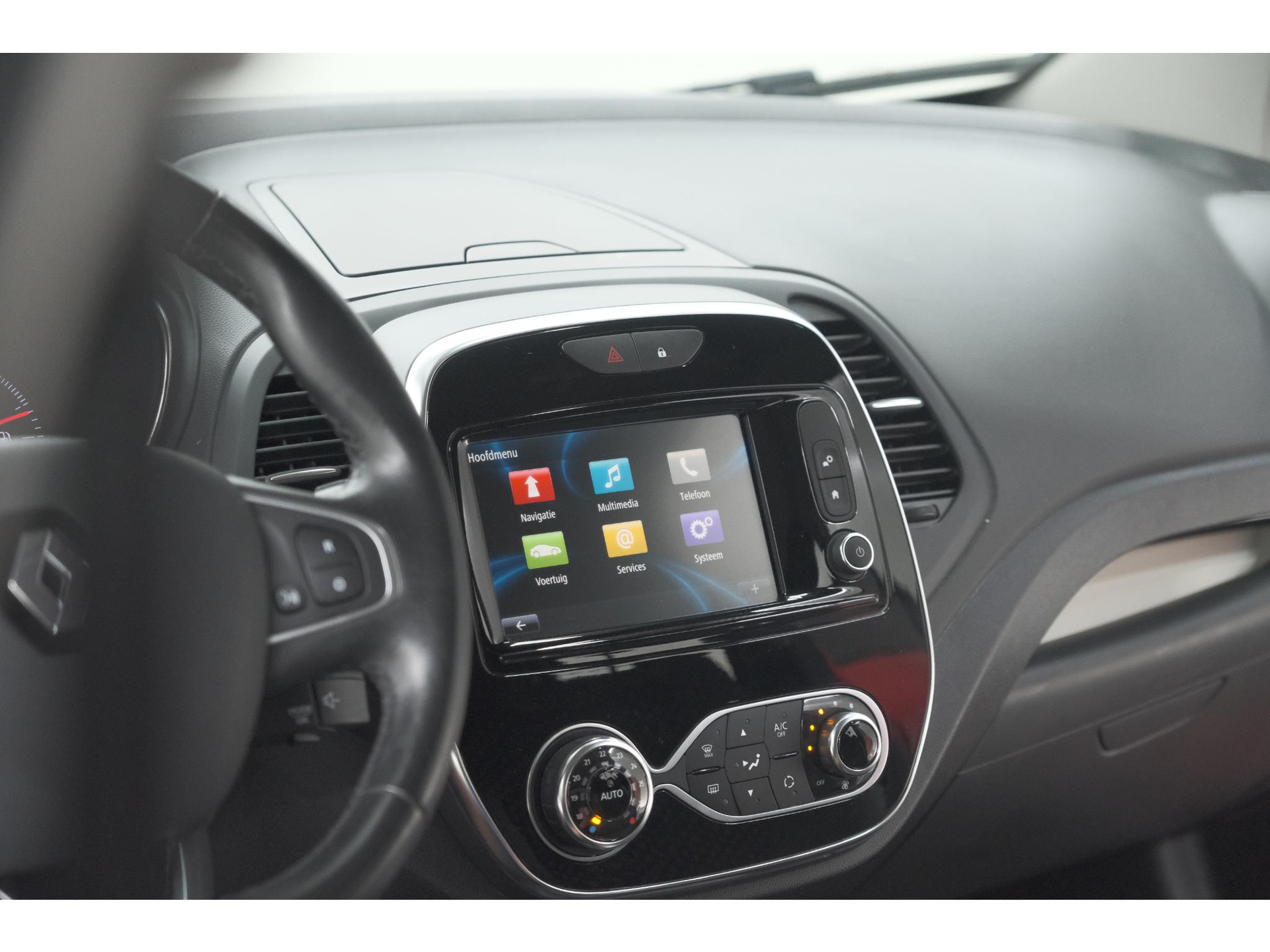 Renault Captur TCe 120 EDC Intens | Trekhaak | Camera | Navigatie | Parkeersensoren