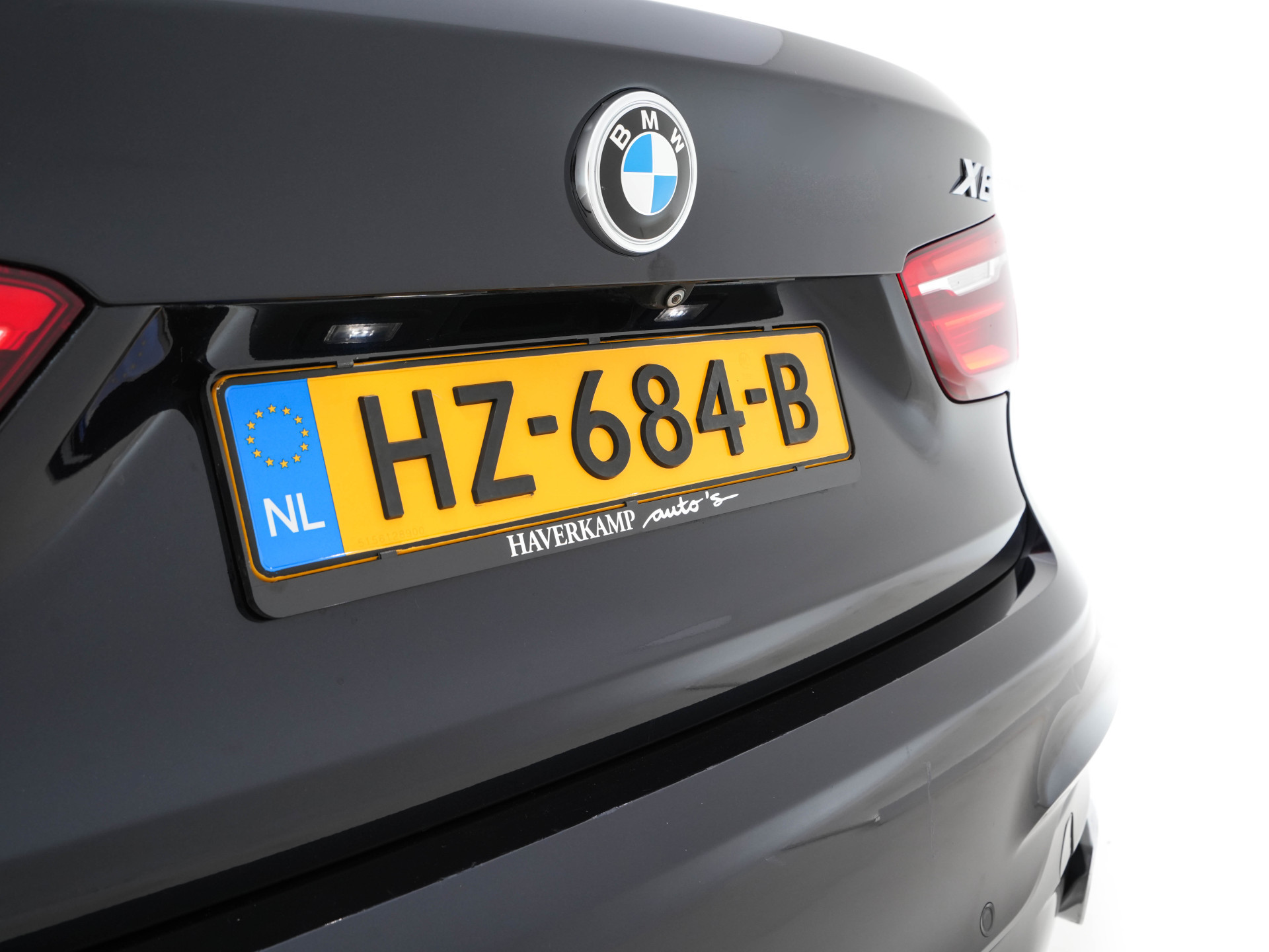 BMW X6 xDrive50i High-Executive M-Sportpack Aut. *PANO | HEAD-UP | TWO-COLOUR-LUXURYLEATHER | FULL-LED | MEMORY-PACK | HARMAN/KARDON-SOUNDSYSTEM |  | BLIND-SPOT | KEYLESS | CAMERA | COMFORT-SEATS | SOFT-CLOSE | 20''ALU*