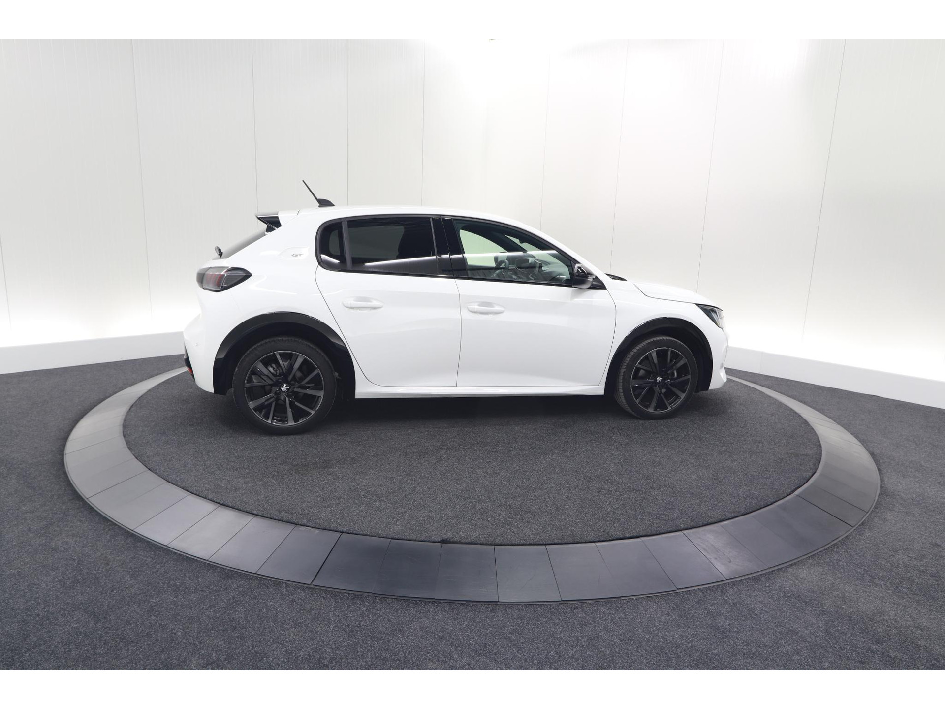 Peugeot 208 PureTech 100 GT | Camera | Navigatie | Sfeerverlichting | Apple Carplay | Parkeersensoren