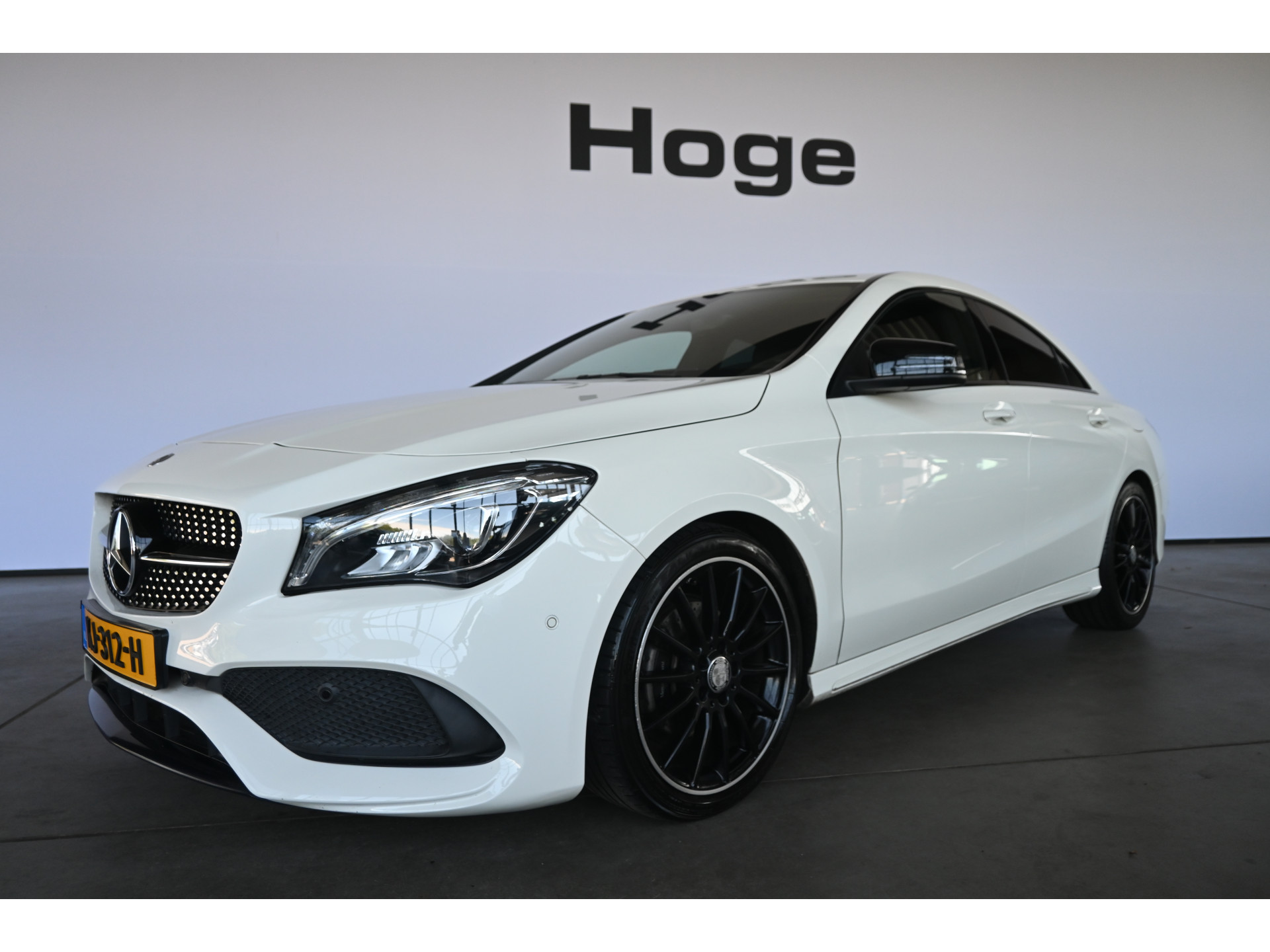 Mercedes-Benz CLA-klasse 180 AMG Night Edition Plus Clima Cruise Xenon LED Navigatie Inruil mogelijk