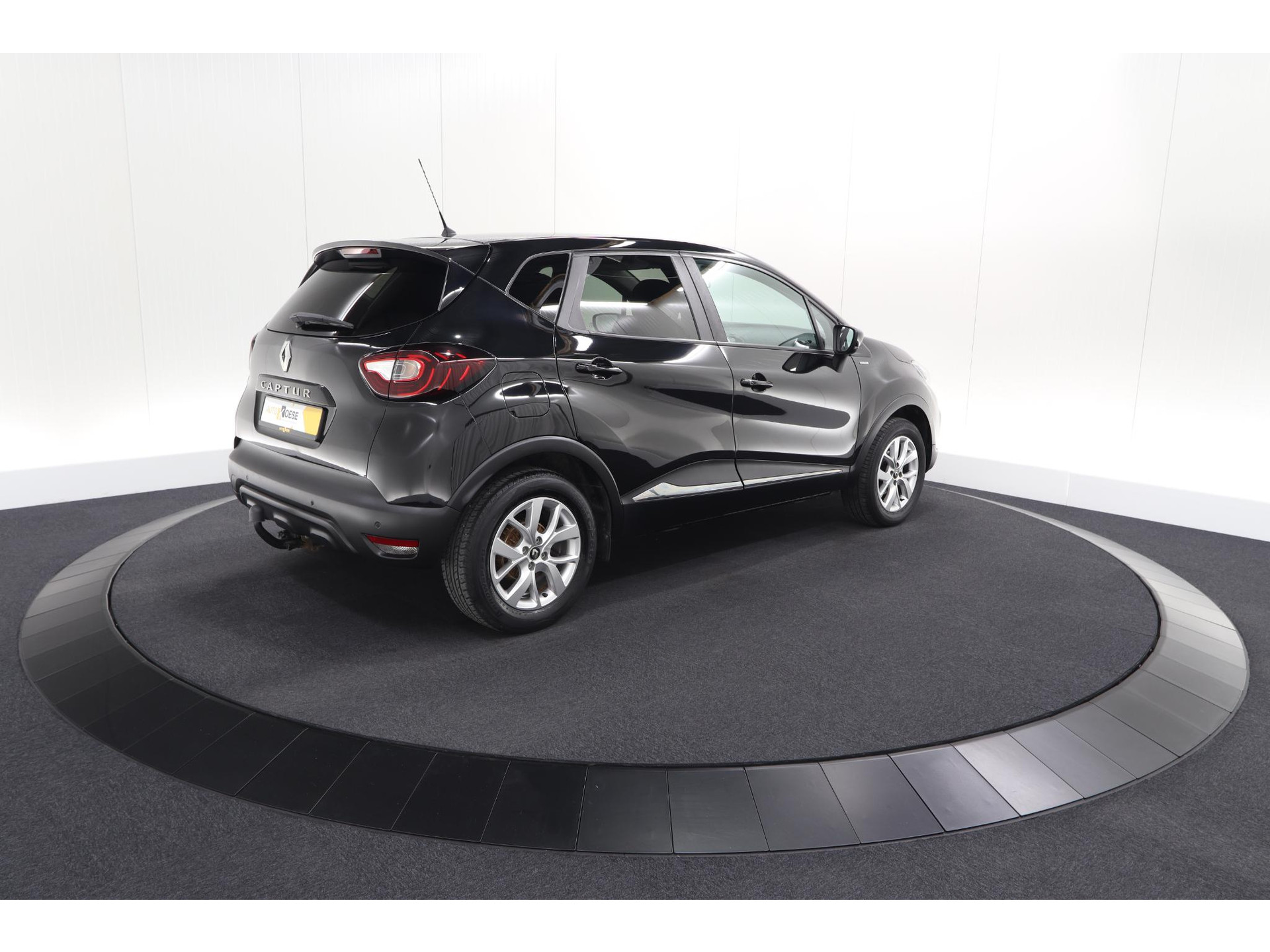 Renault Captur TCe 90 Limited | Trekhaak | Navigatie | Parkeersensoren