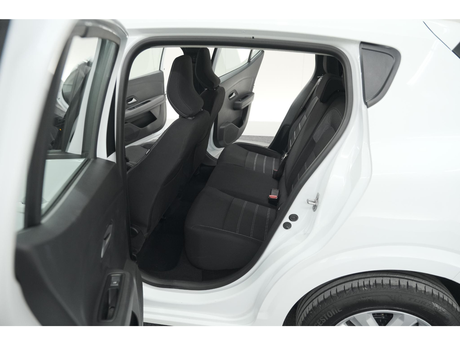 Dacia Sandero TCe 90 CVT Expression | Parkeersensoren | Apple Carplay | Cruise Control