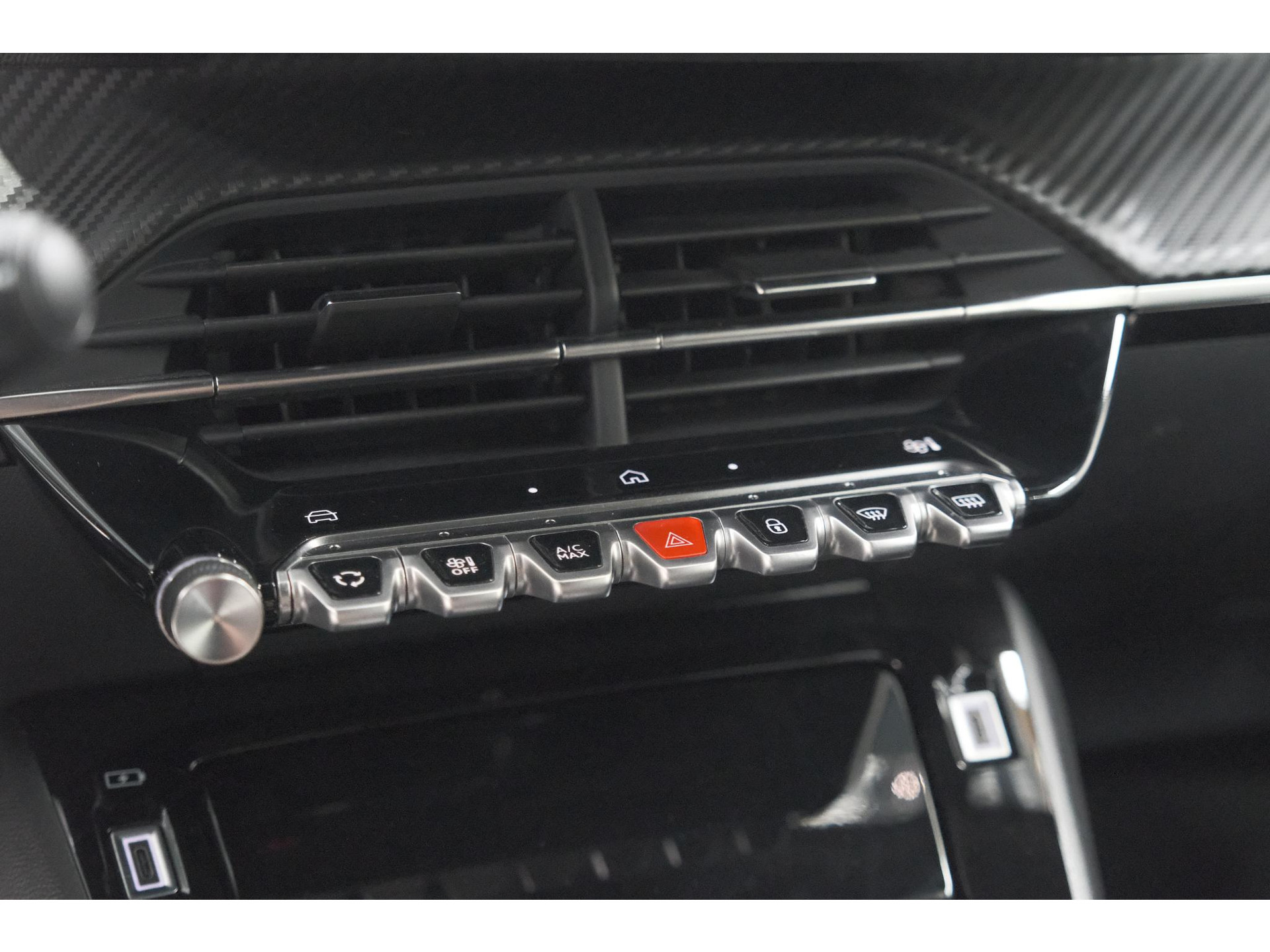 Peugeot e-2008 EV Allure Avantage 54 kWh | SOH 97,8% | 11 KW Lader | Apple Carplay | Parkeersensoren