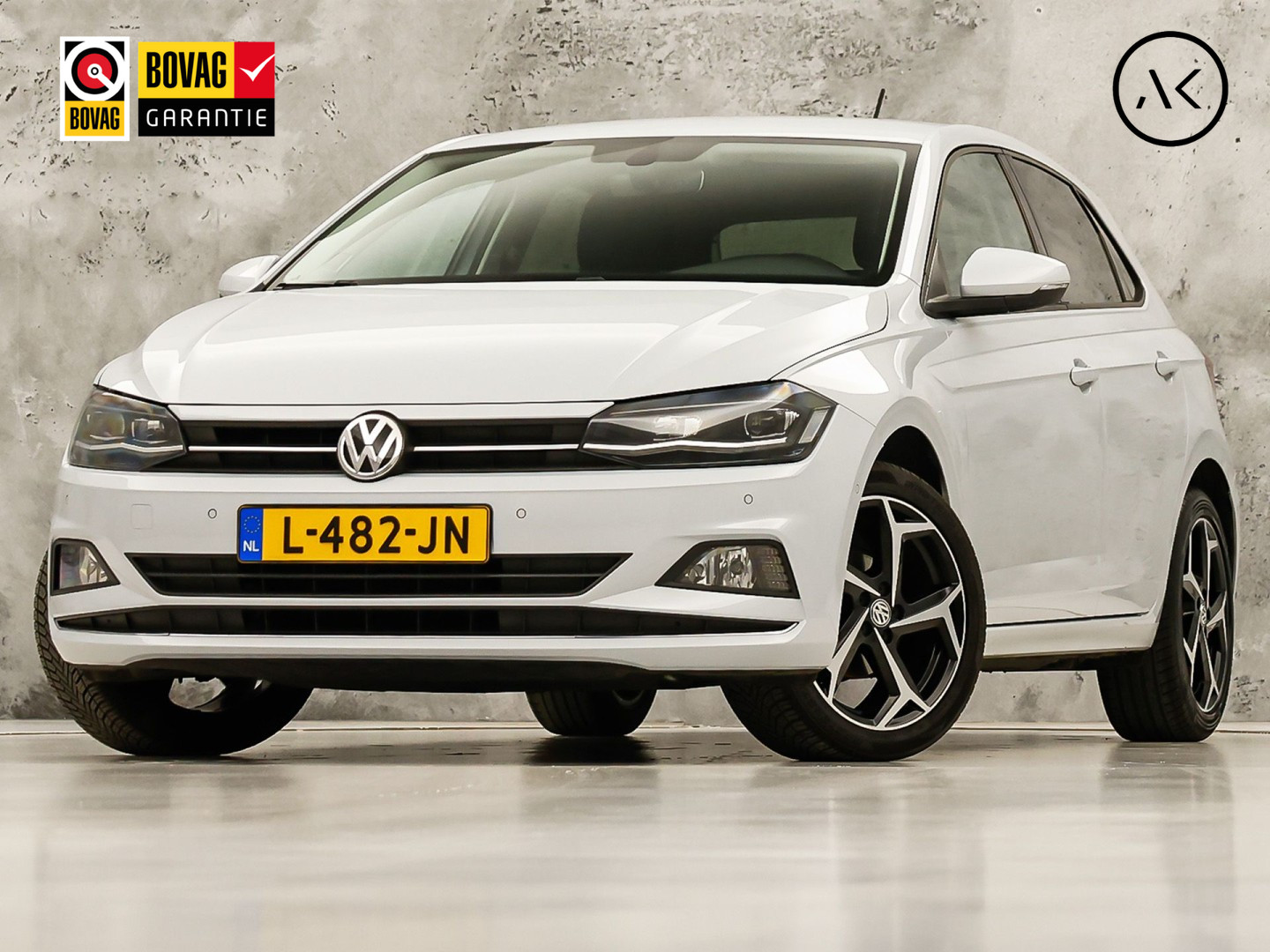 Volkswagen Polo 1.0 TSI Sportline Automaat (VIRTUAL COCKPIT, APPLE CARPLAY, GROOT NAVI, CLIMATE, CAMERA, STOELVERWARMING, SPORTSTOELEN, GETINT GLAS, KEYLESS START, ADAPTIVE CRUISE, NIEUWSTAAT)